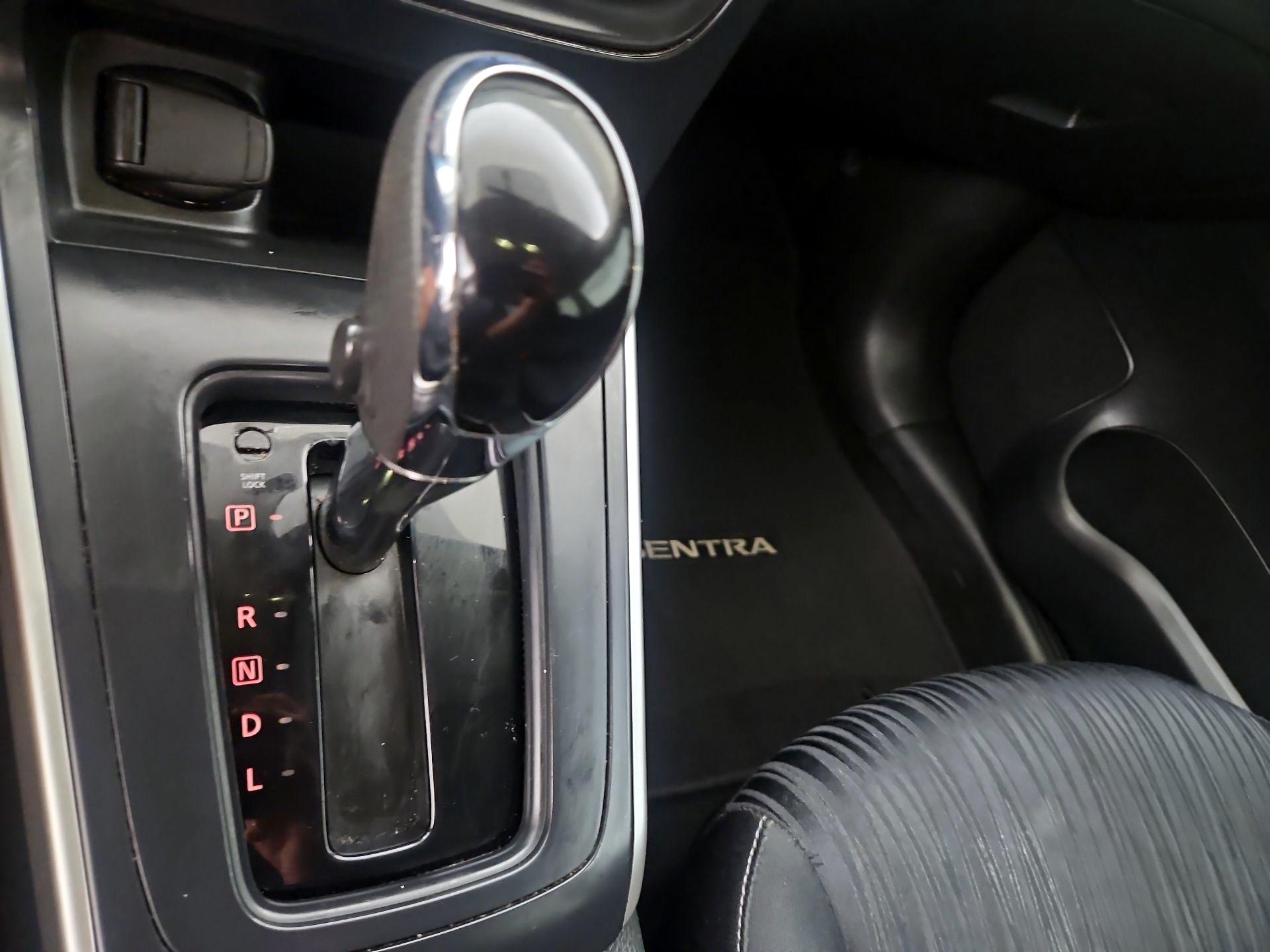 Thumbnail: 2019 Nissan Sentra - 16