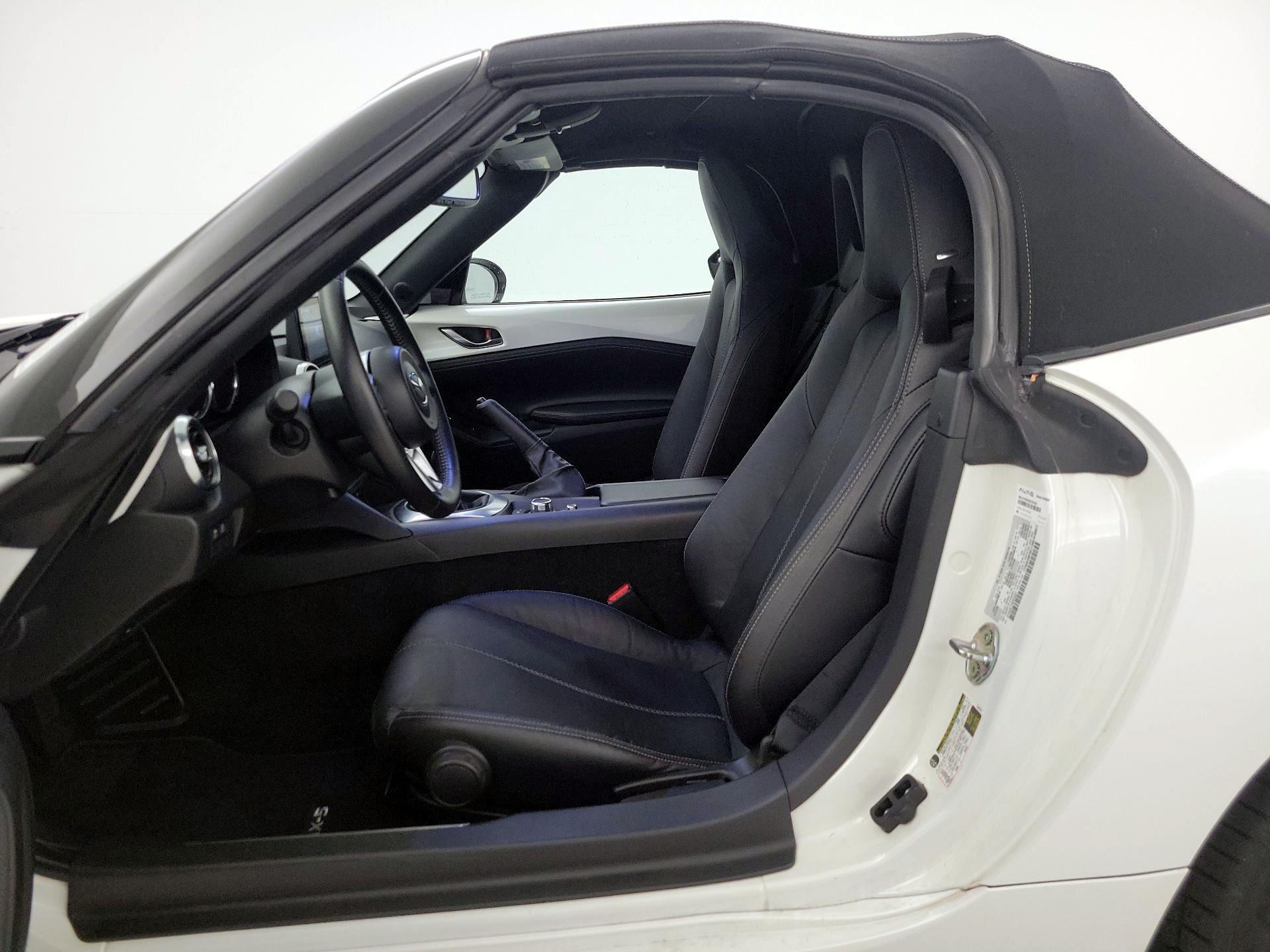 Thumbnail: 2022 Mazda MX-5 Miata - 19