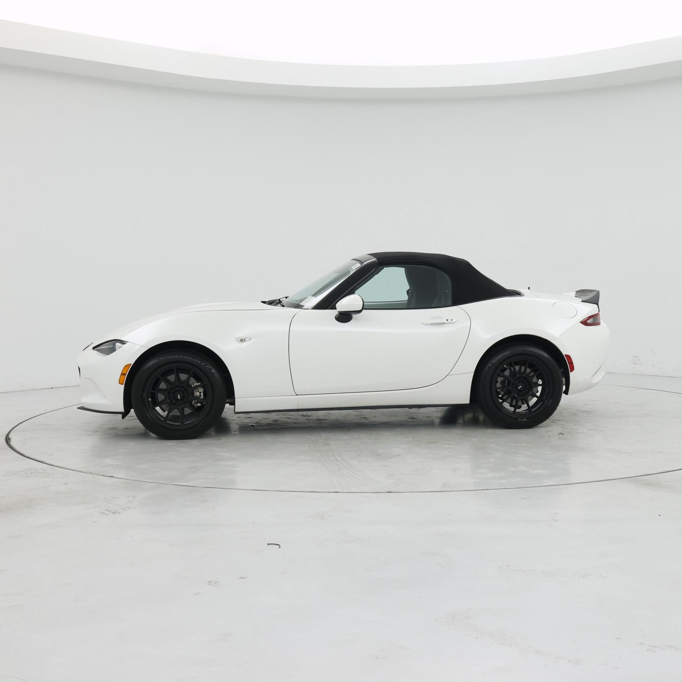 Thumbnail: 2022 Mazda MX-5 Miata - 3