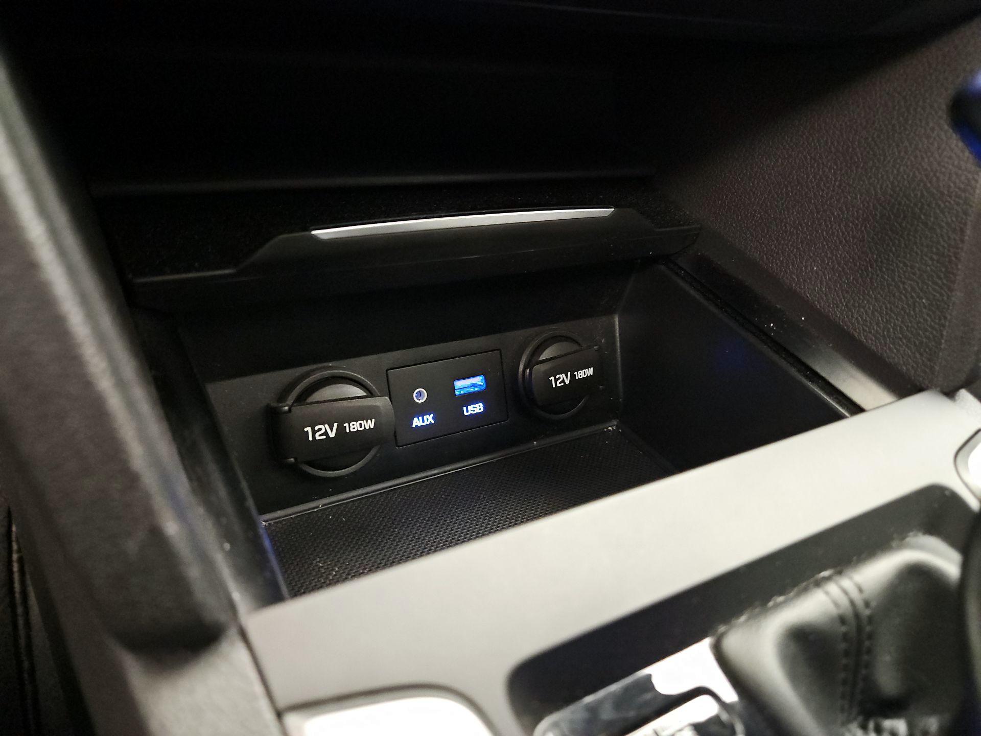 Thumbnail: 2018 Hyundai Elantra - 18