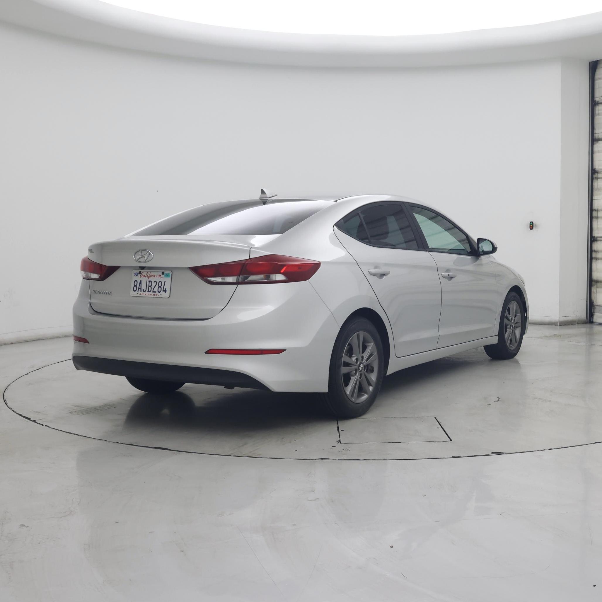 Thumbnail: 2018 Hyundai Elantra - 8