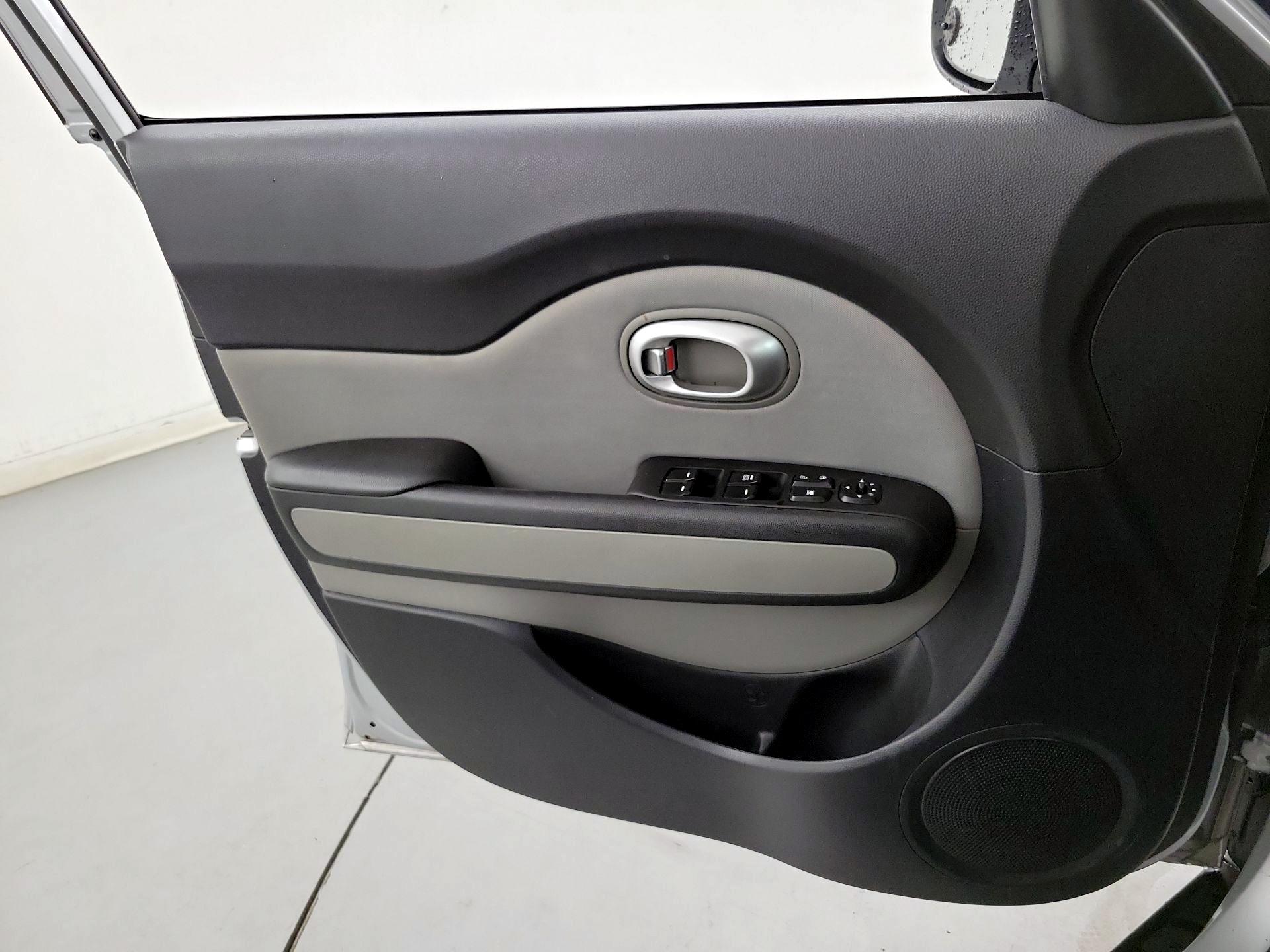 Thumbnail: 2016 Kia Soul - 10