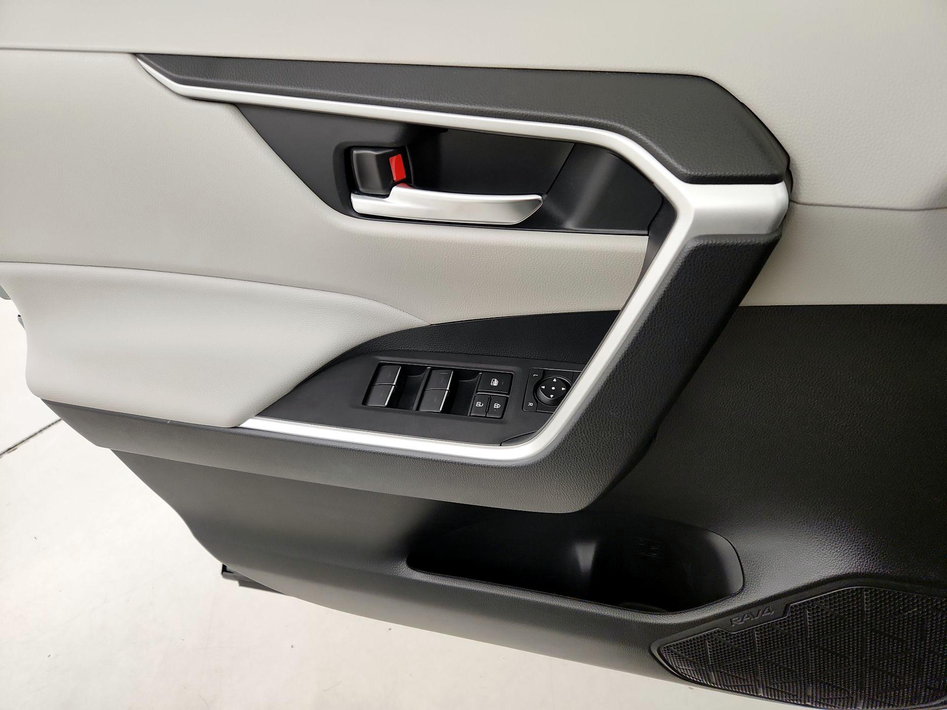 Thumbnail: 2023 Toyota RAV4 - 12