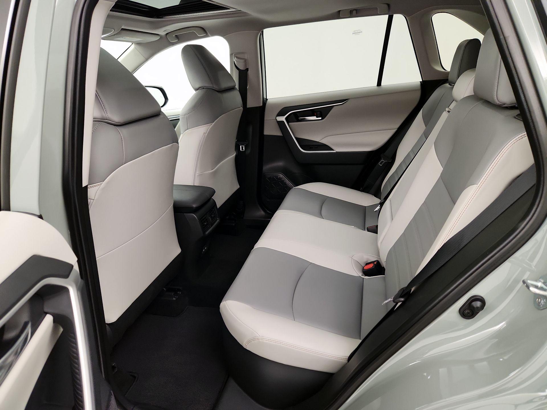Thumbnail: 2023 Toyota RAV4 - 20