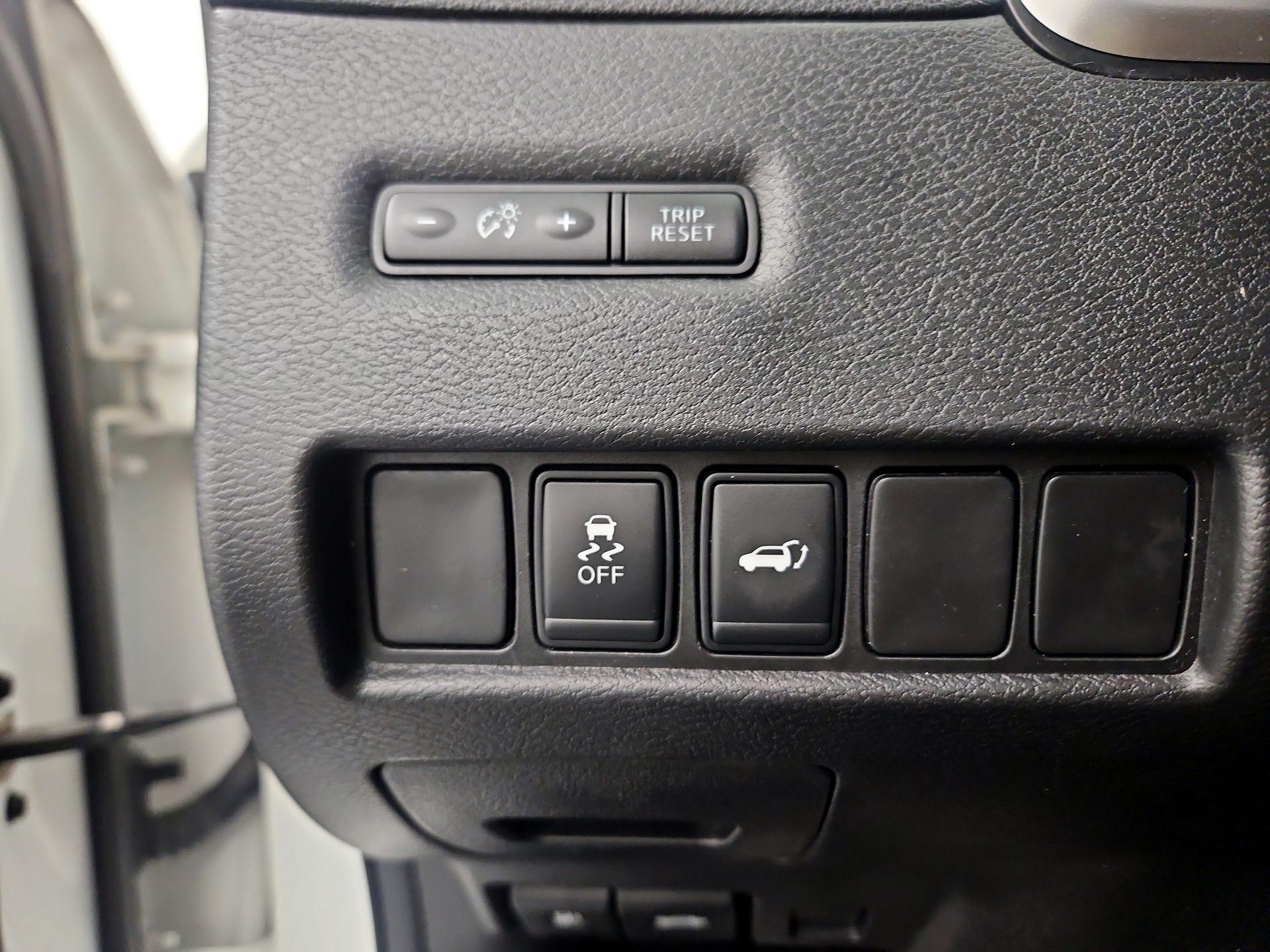 Thumbnail: 2016 Nissan Murano - 11
