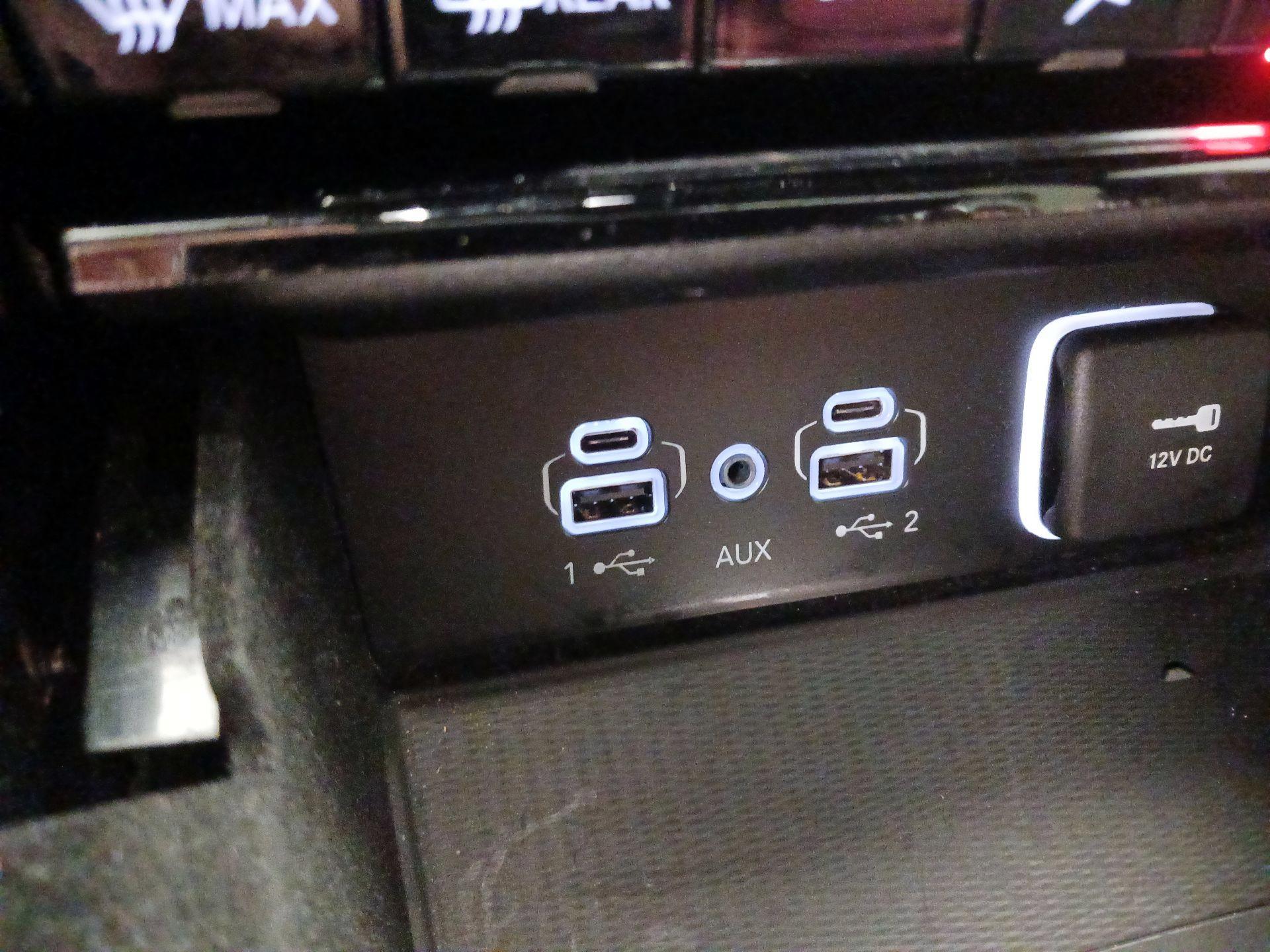 Thumbnail: 2022 Jeep Grand Cherokee - 18