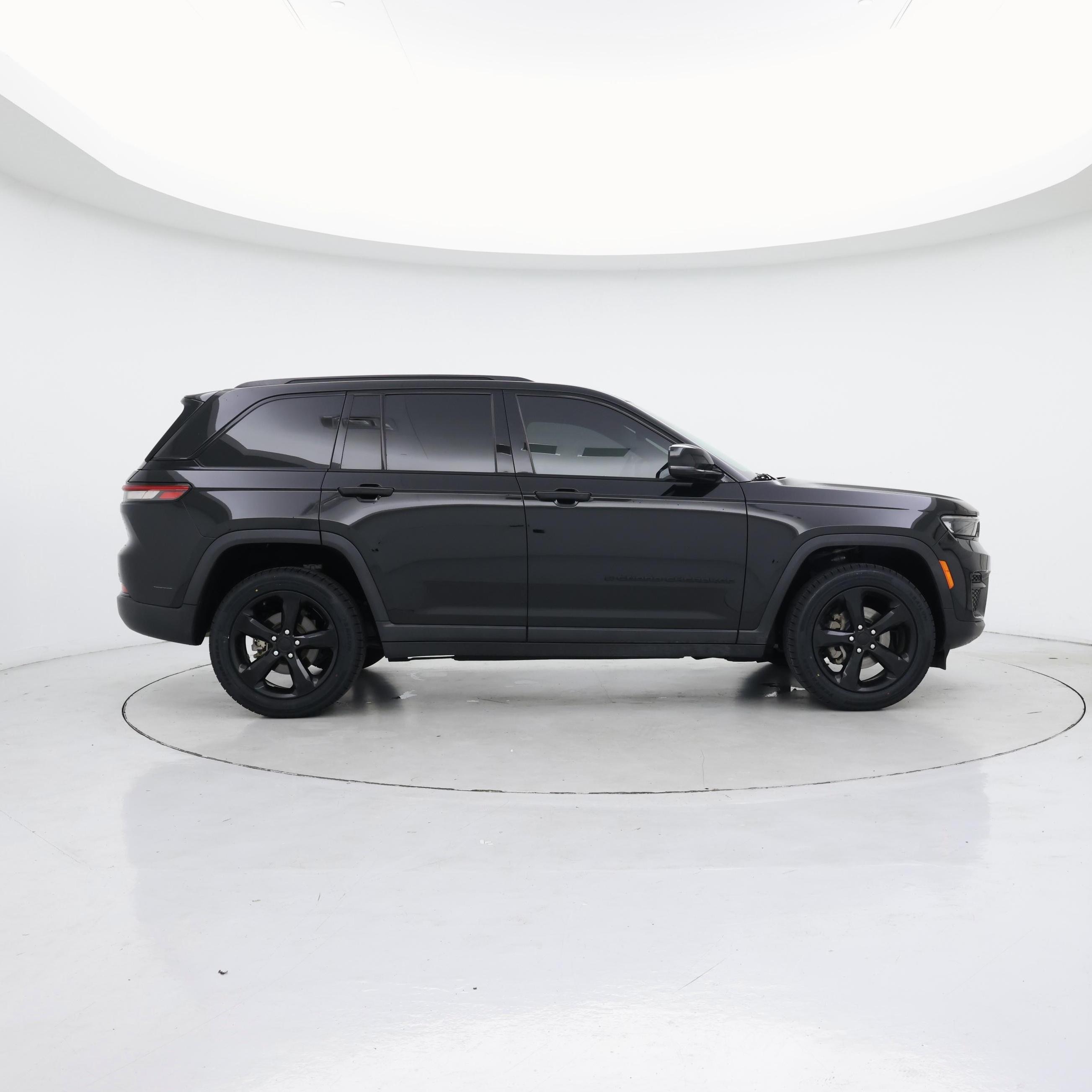 Thumbnail: 2022 Jeep Grand Cherokee - 7