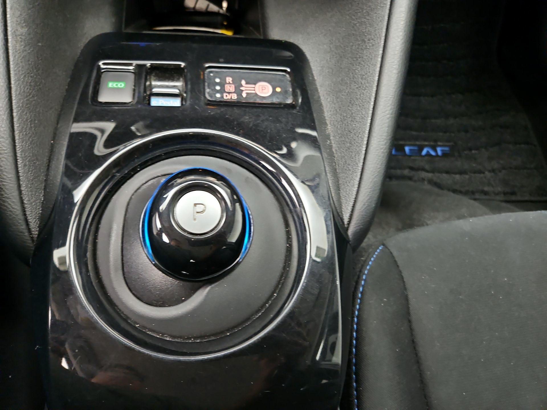 Thumbnail: 2022 Nissan Leaf - 18