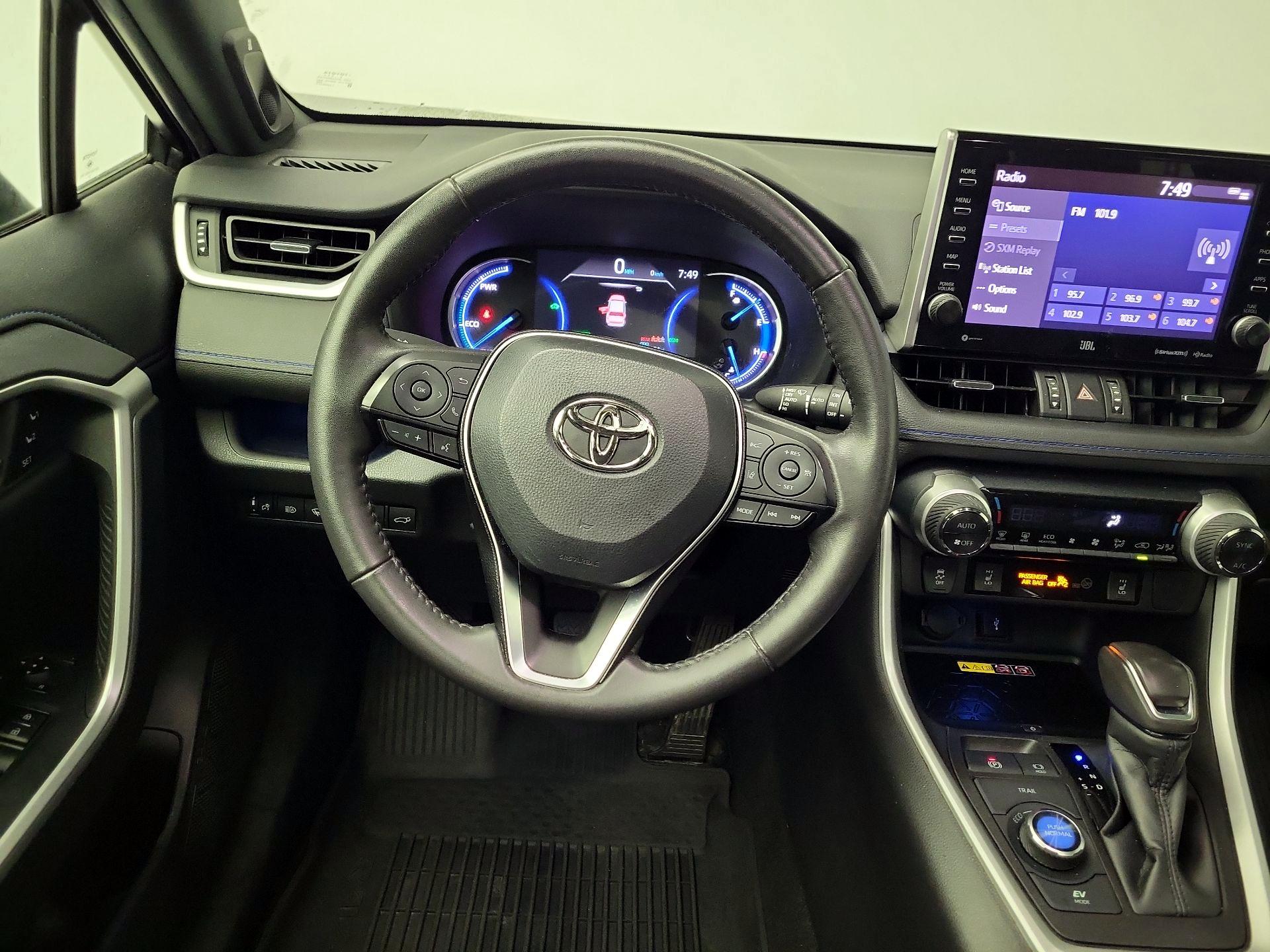 Thumbnail: 2022 Toyota RAV4 - 9