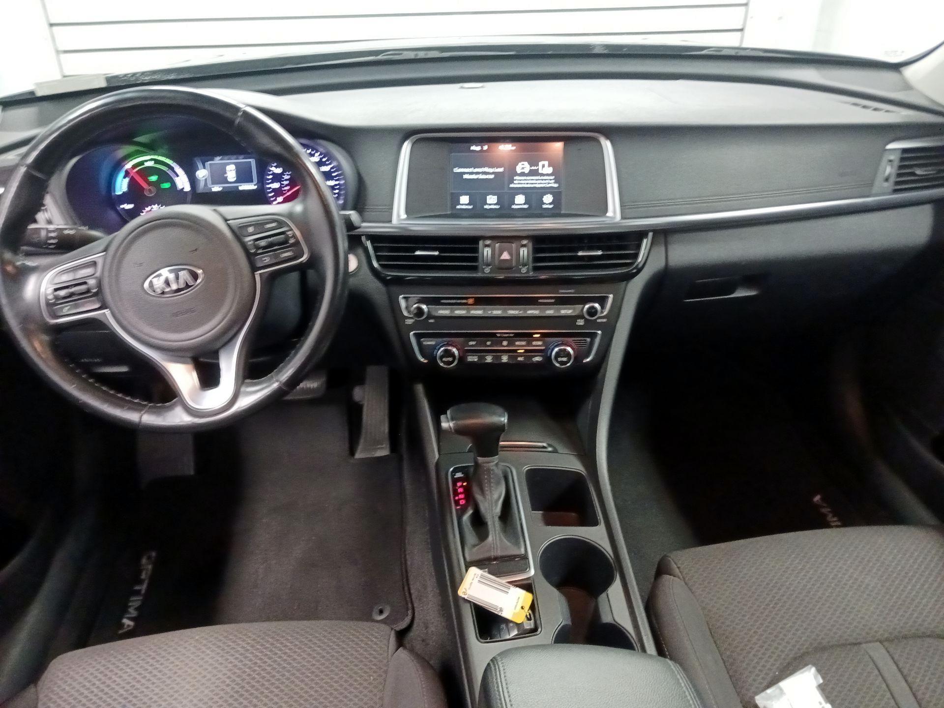 Thumbnail: 2017 Kia Optima - 9