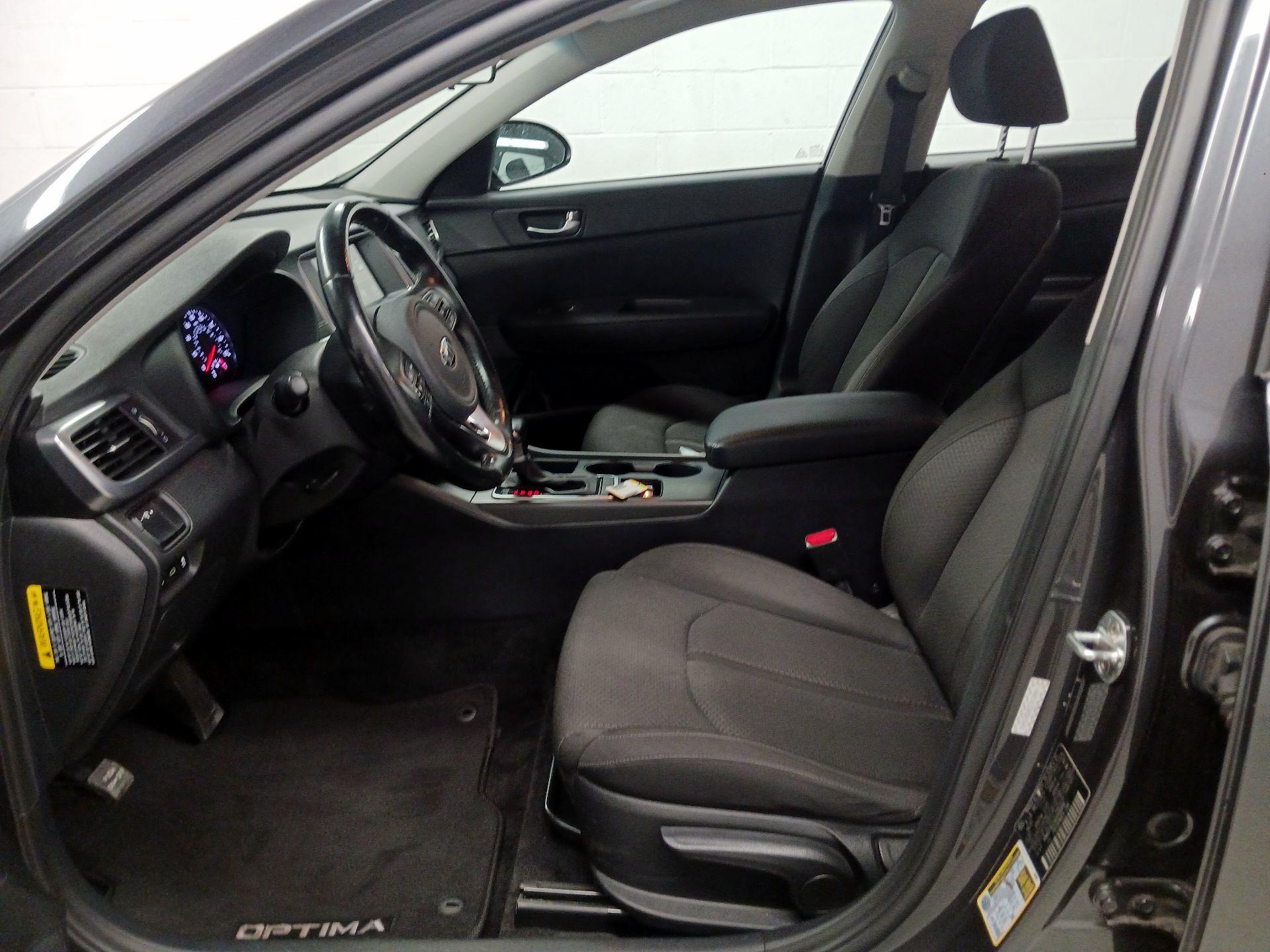 Thumbnail: 2017 Kia Optima - 11