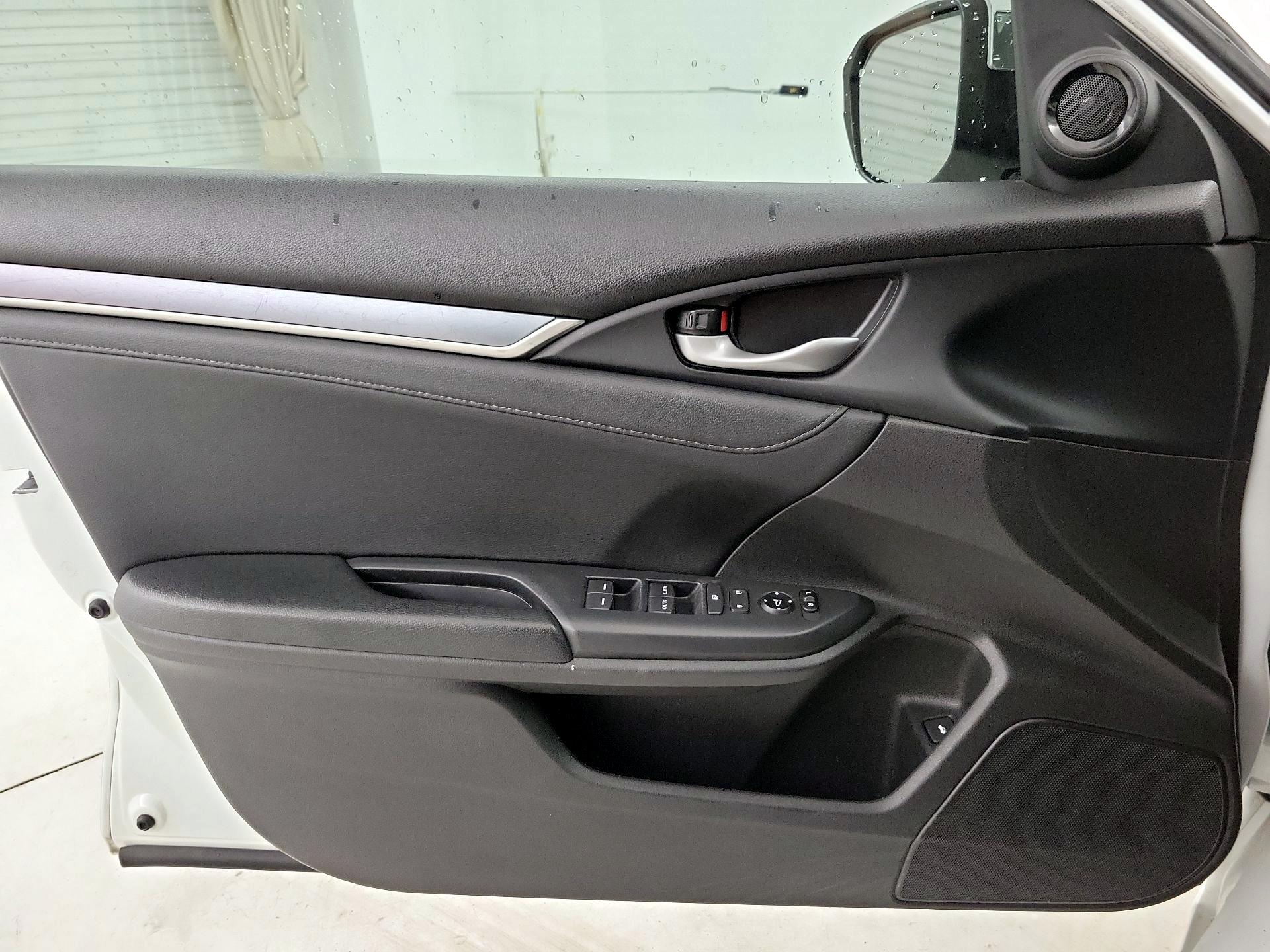 Thumbnail: 2017 Honda Civic - 12