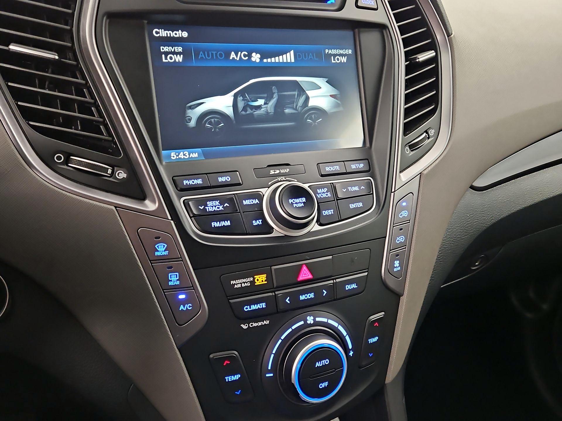 Thumbnail: 2015 Hyundai Santa Fe - 15