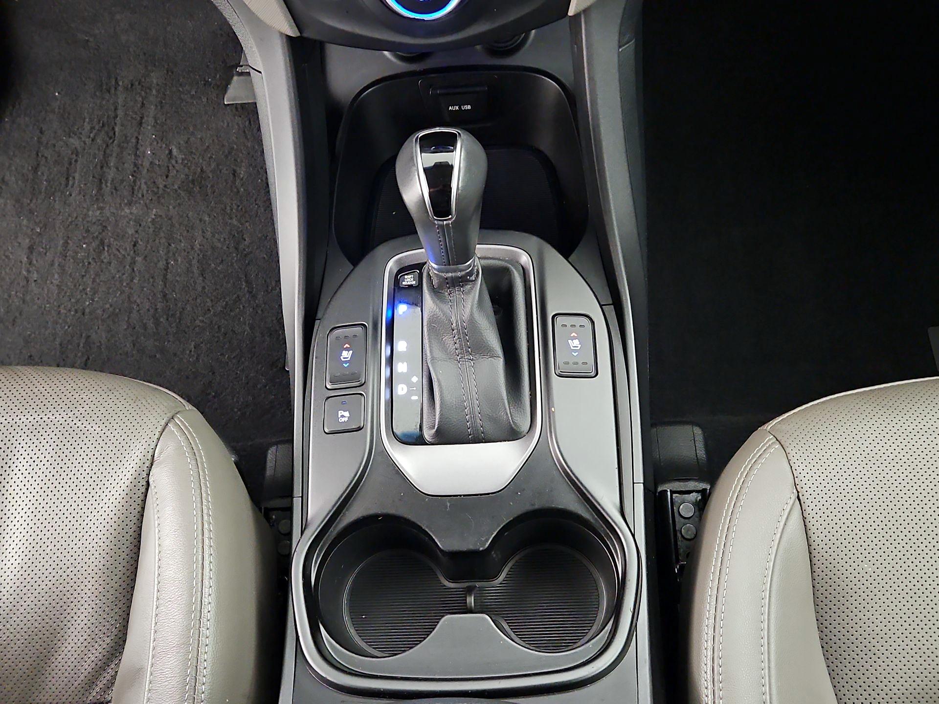 Thumbnail: 2015 Hyundai Santa Fe - 16