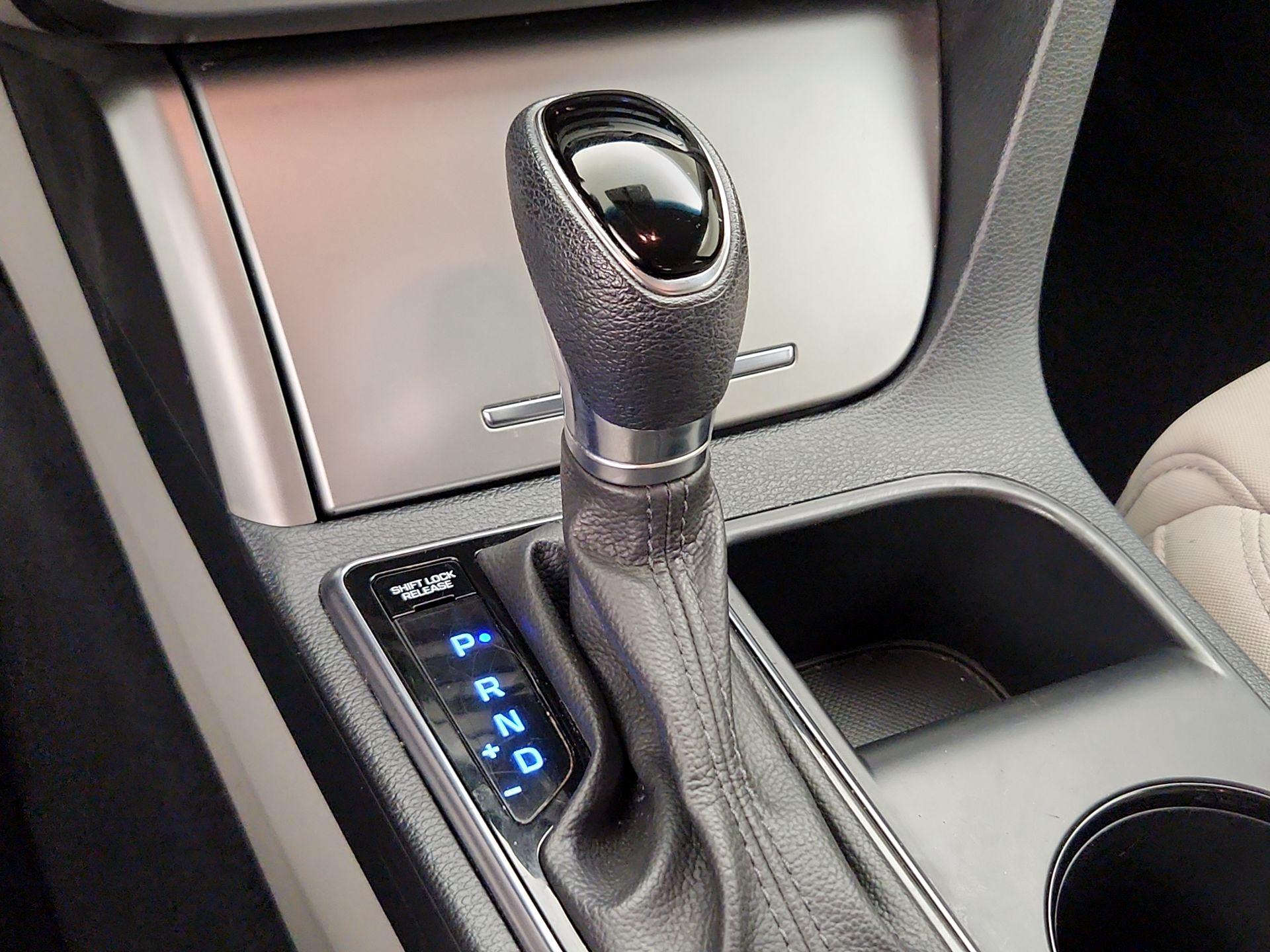 Thumbnail: 2017 Hyundai Sonata - 16