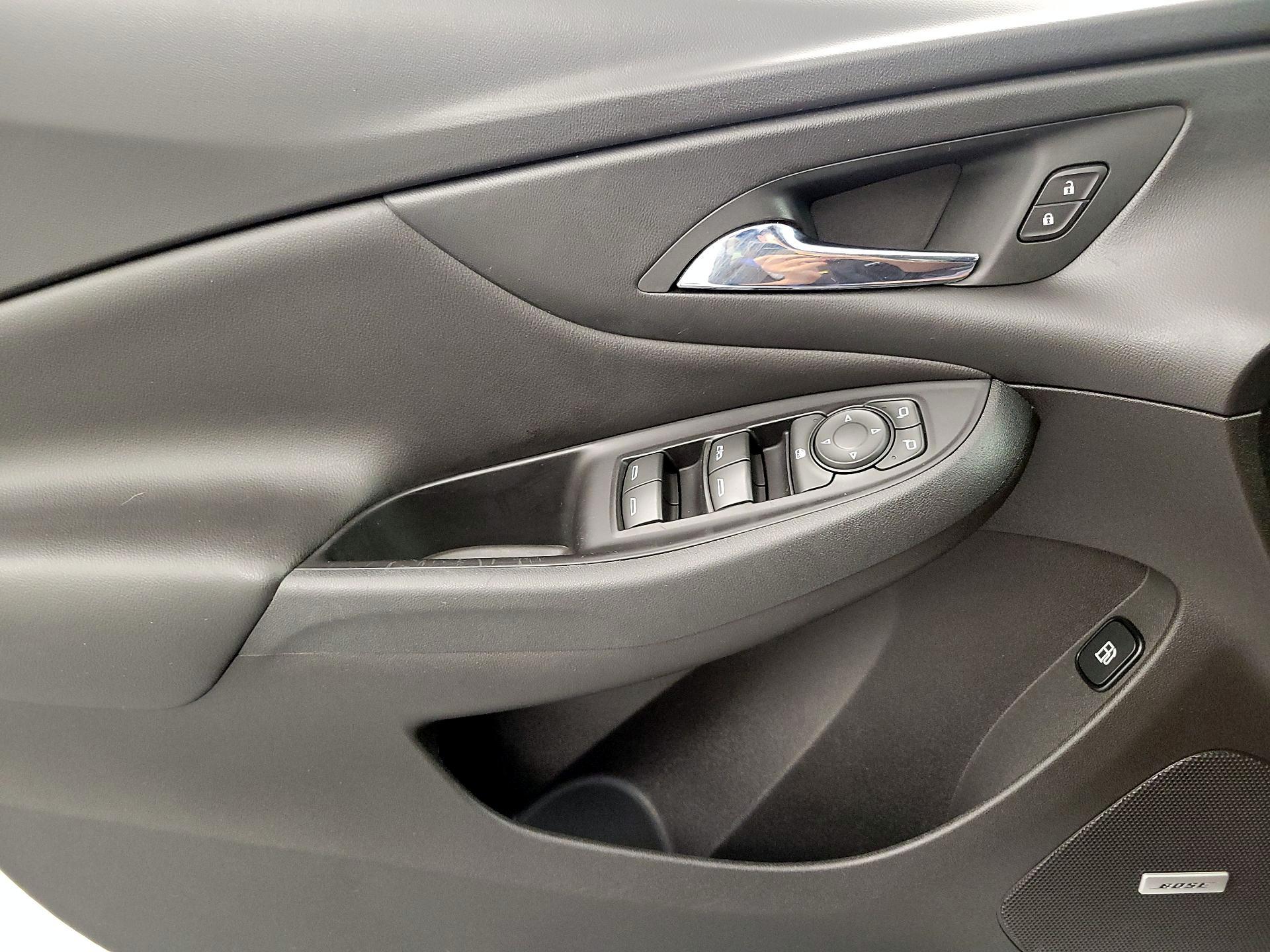 Thumbnail: 2018 Chevrolet Volt - 12