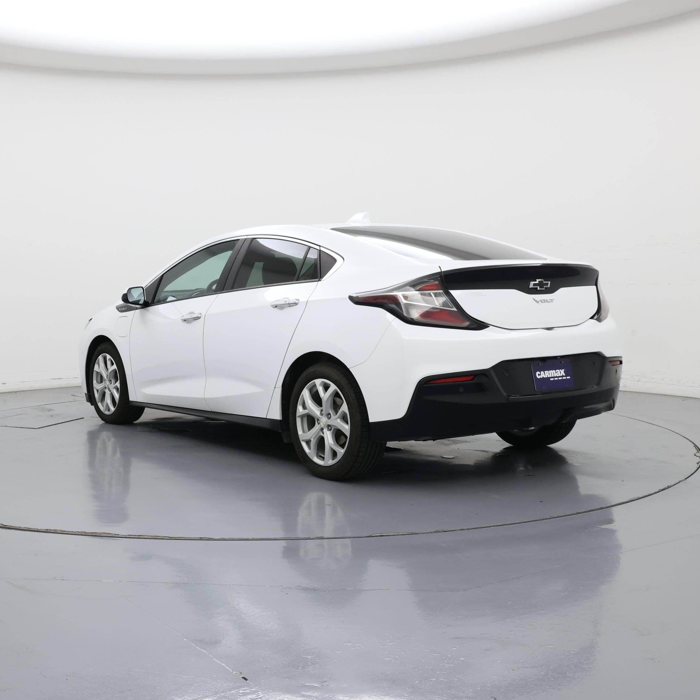 Thumbnail: 2018 Chevrolet Volt - 2