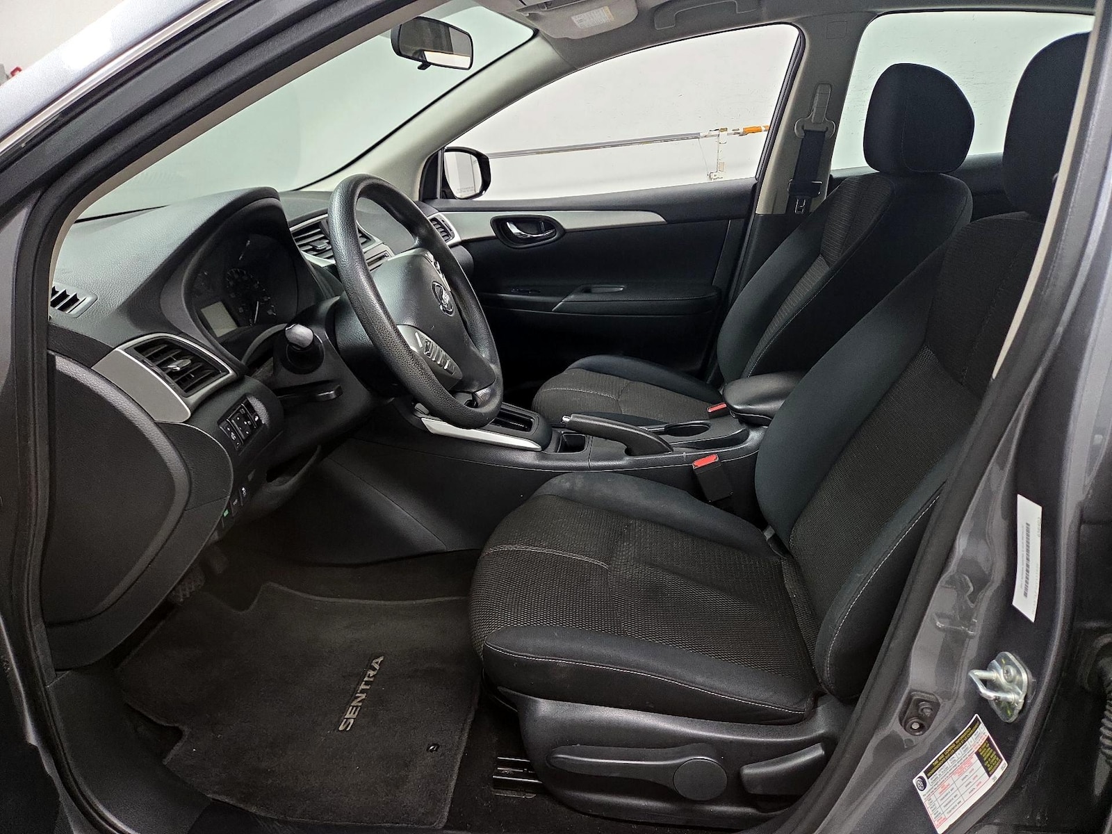 2017 Nissan Sentra S - Photo 10