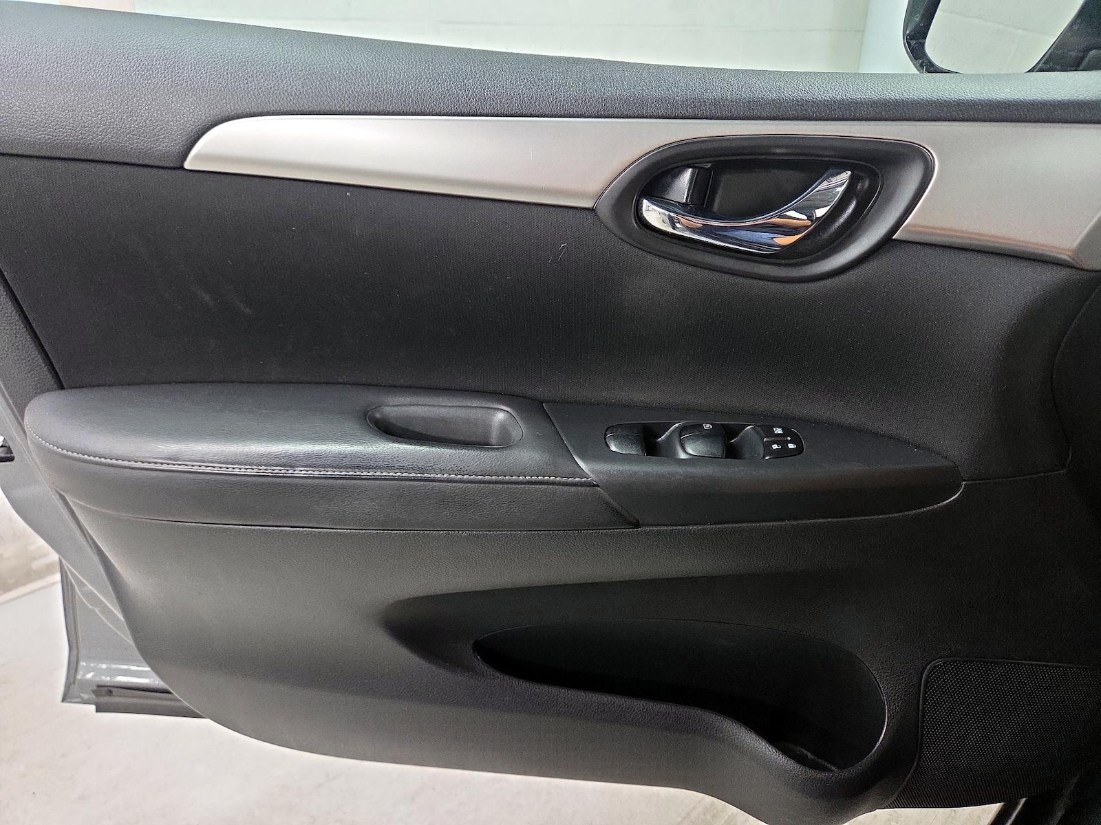 2017 Nissan Sentra S - Photo 11