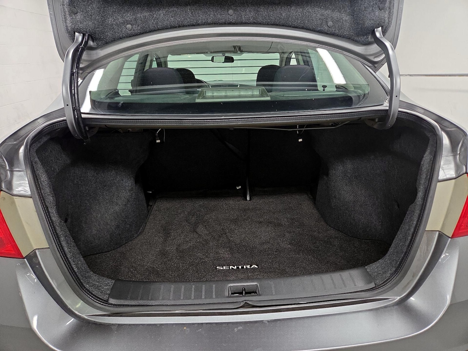 2017 Nissan Sentra S - Photo 15