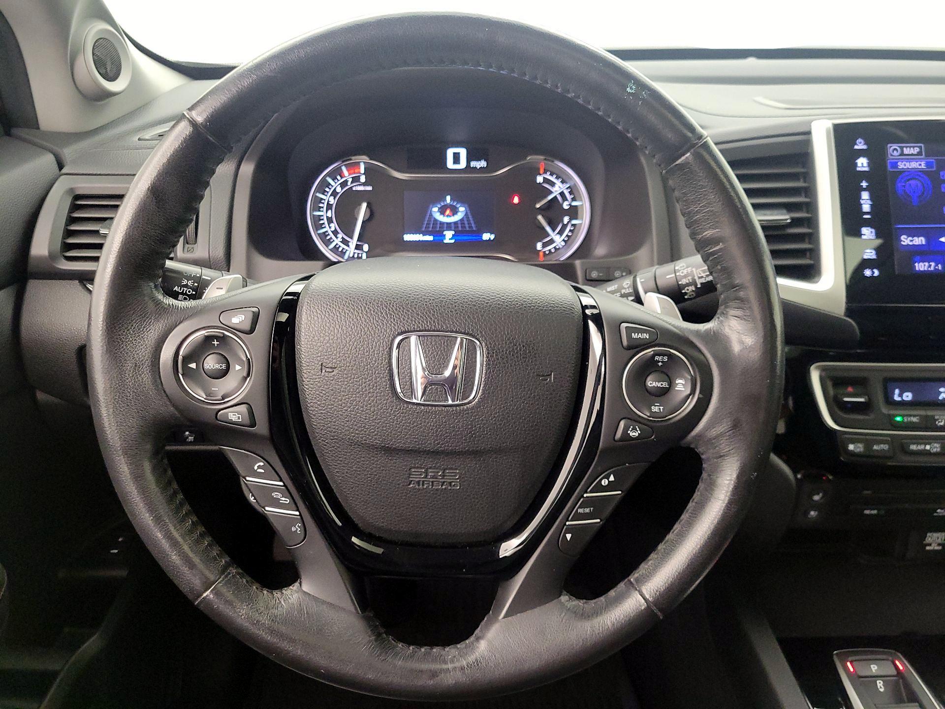 Thumbnail: 2018 Honda Pilot - 10
