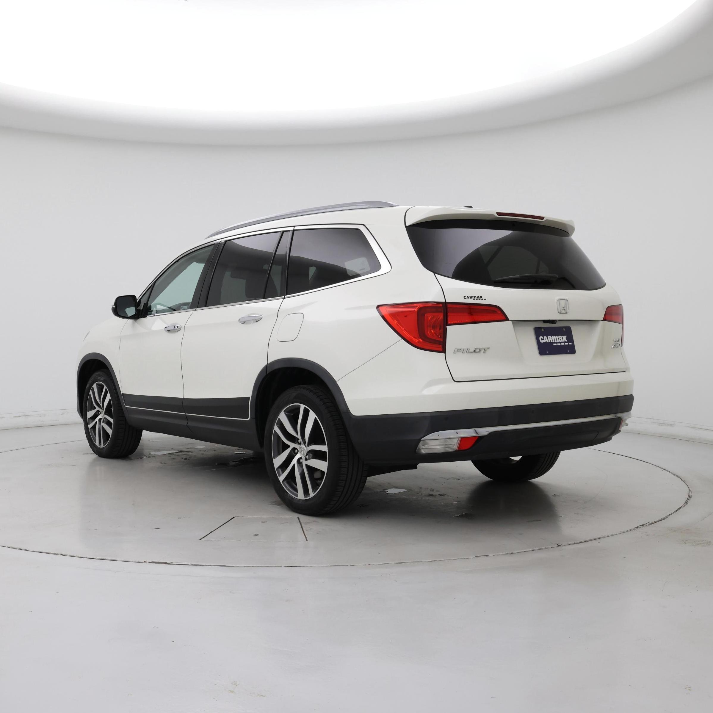 Thumbnail: 2018 Honda Pilot - 2