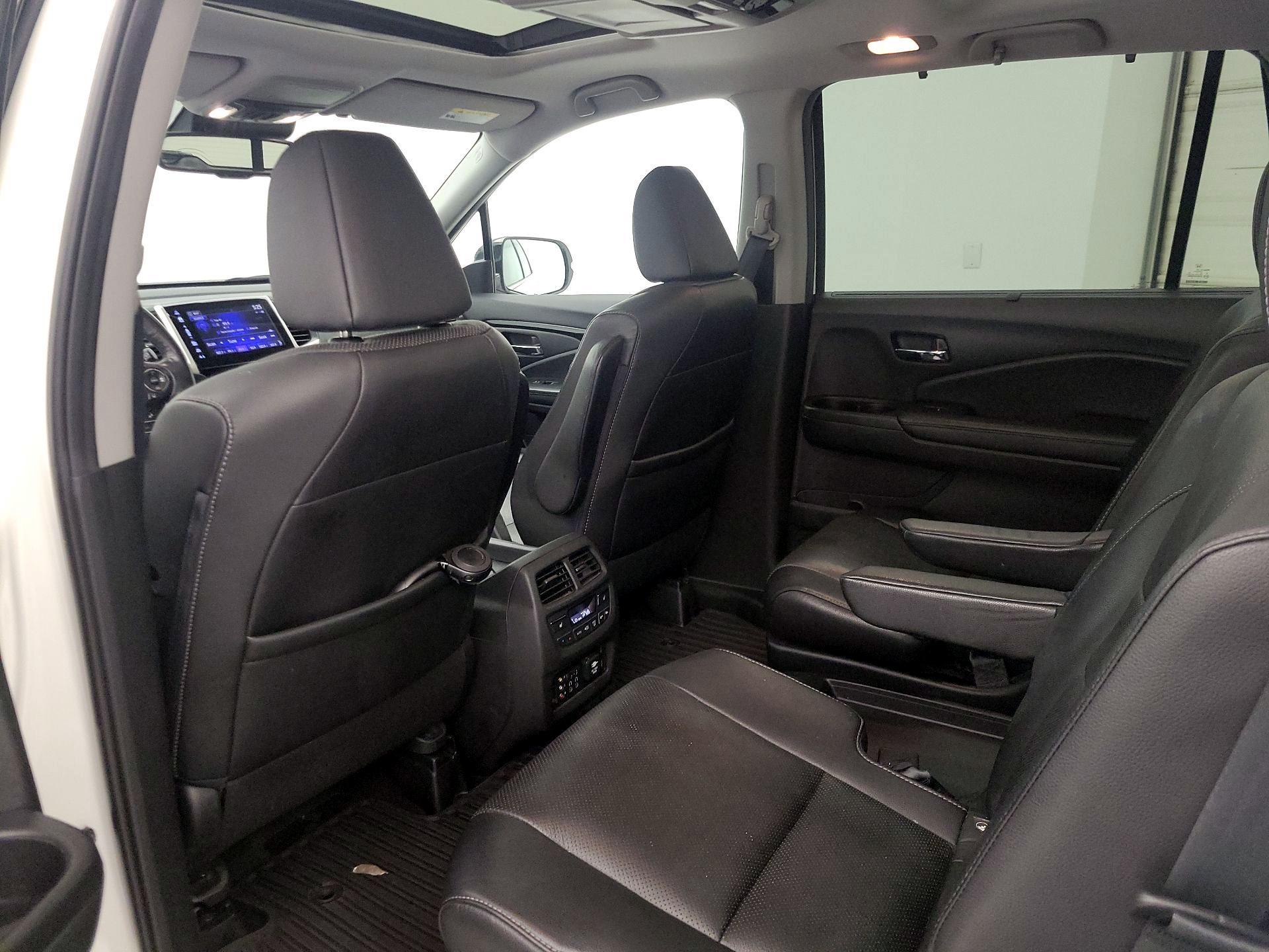 Thumbnail: 2018 Honda Pilot - 20