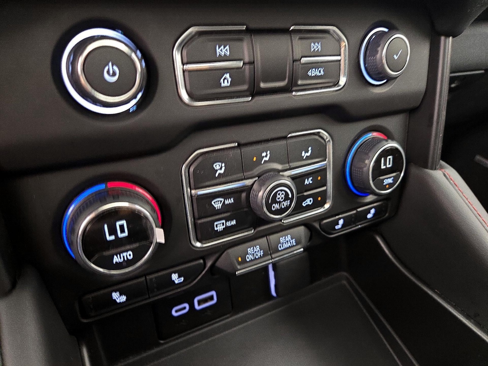 2024 Chevrolet Tahoe RST - Photo 17