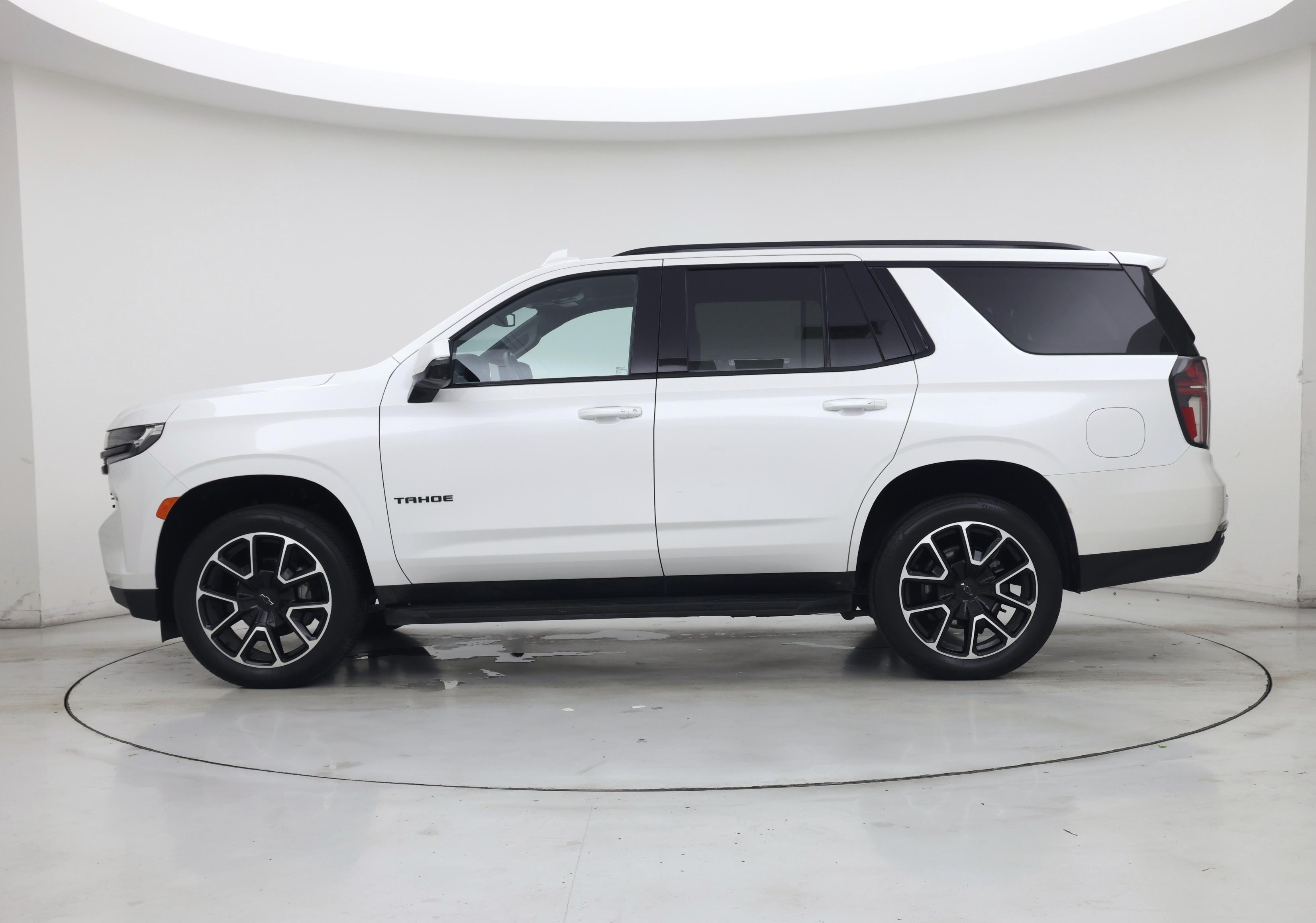 Thumbnail: 2024 Chevrolet Tahoe - 3