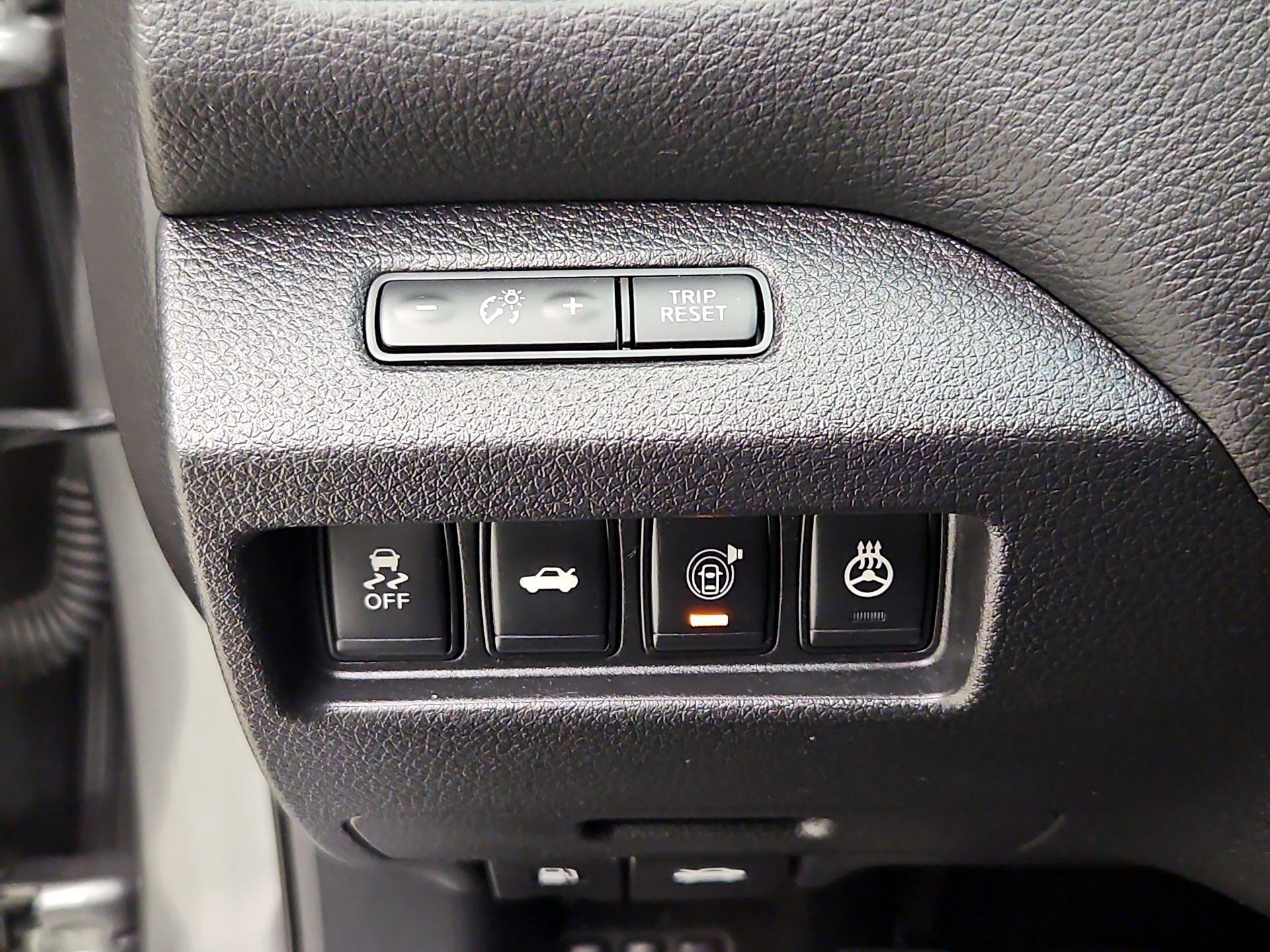 Thumbnail: 2015 Nissan Altima - 13