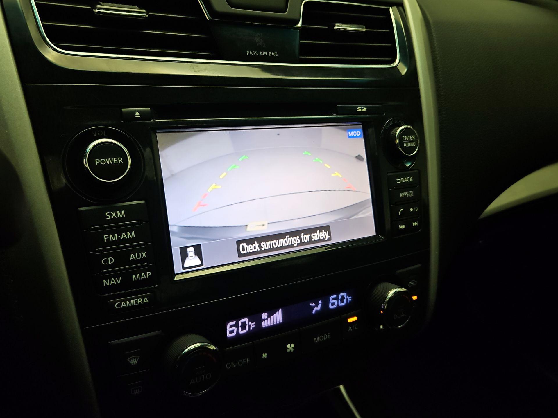 Thumbnail: 2015 Nissan Altima - 15