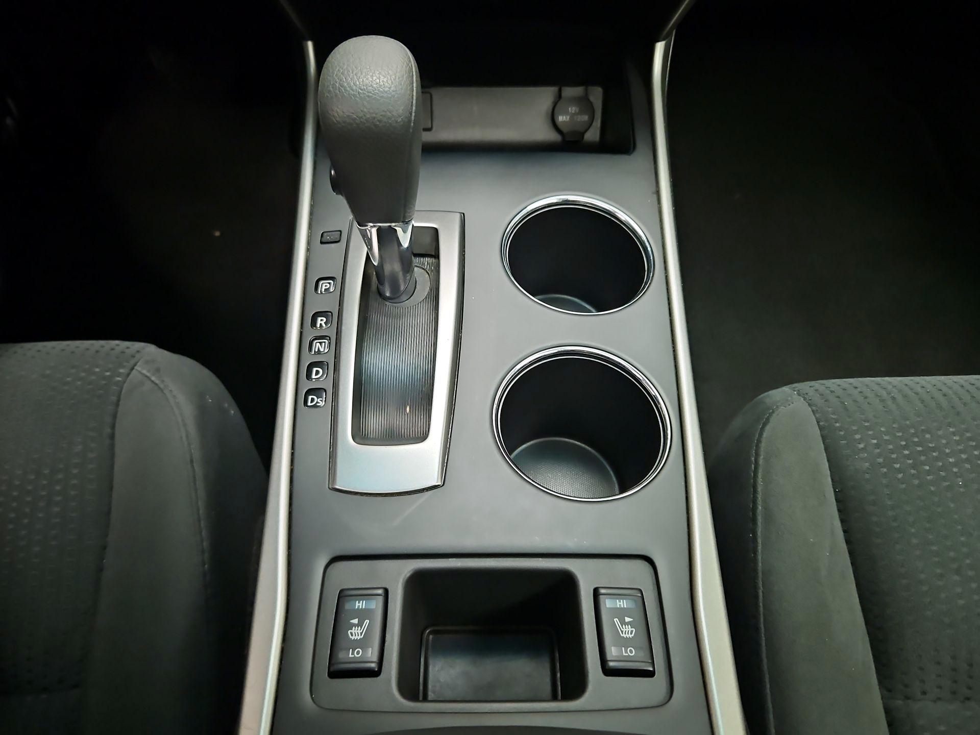 Thumbnail: 2015 Nissan Altima - 18