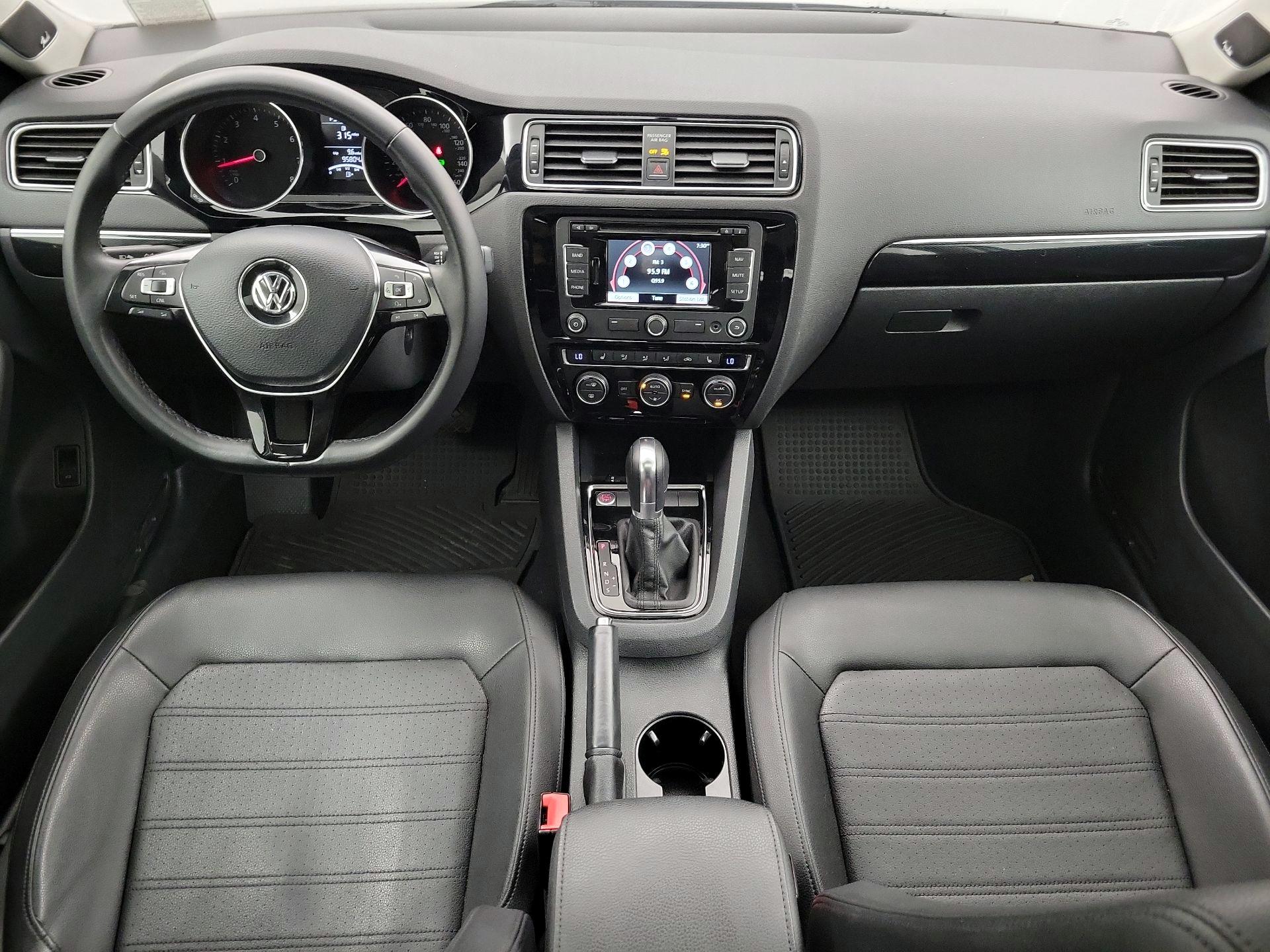 Thumbnail: 2015 Volkswagen Jetta - 9