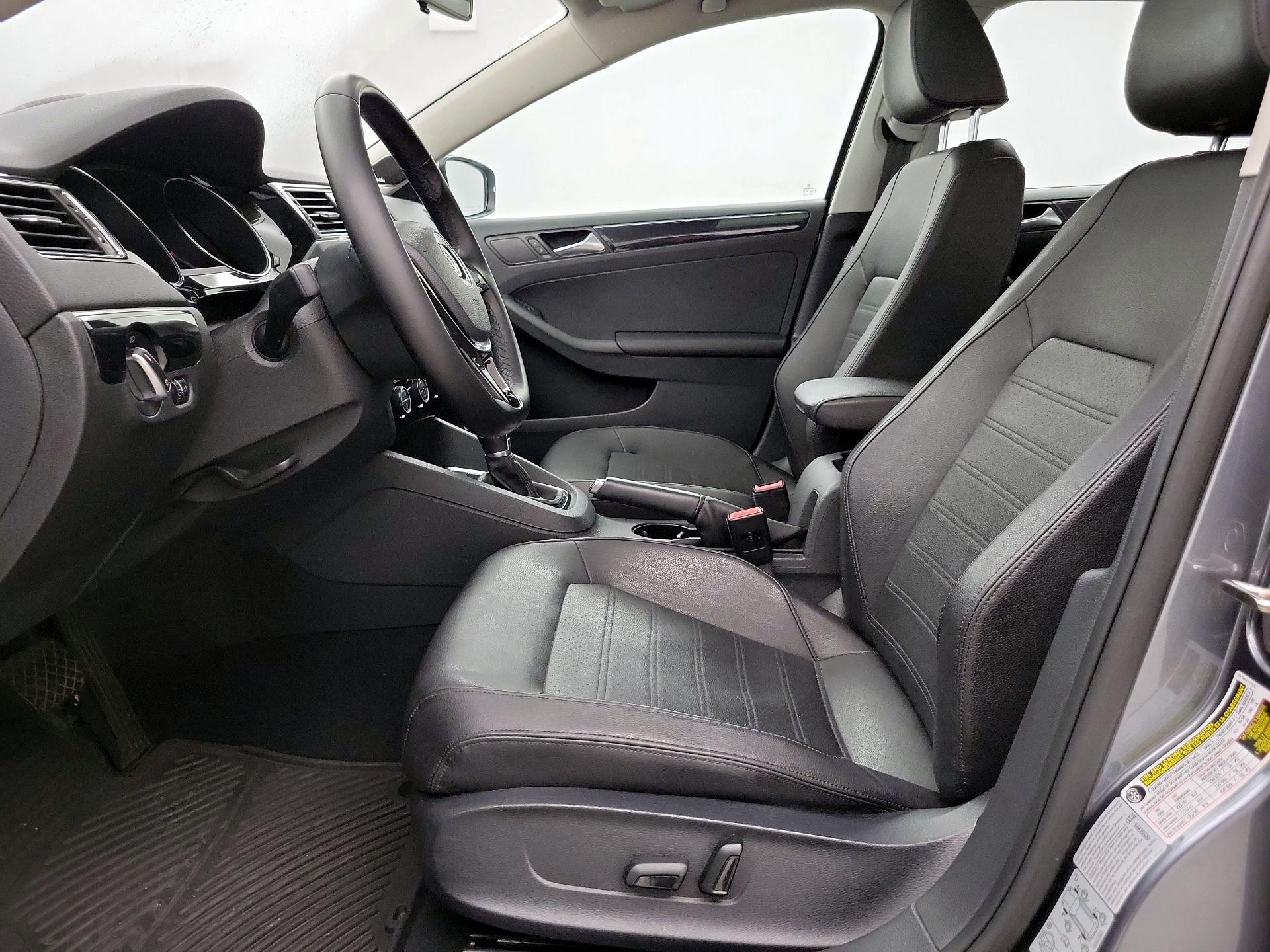Thumbnail: 2015 Volkswagen Jetta - 11