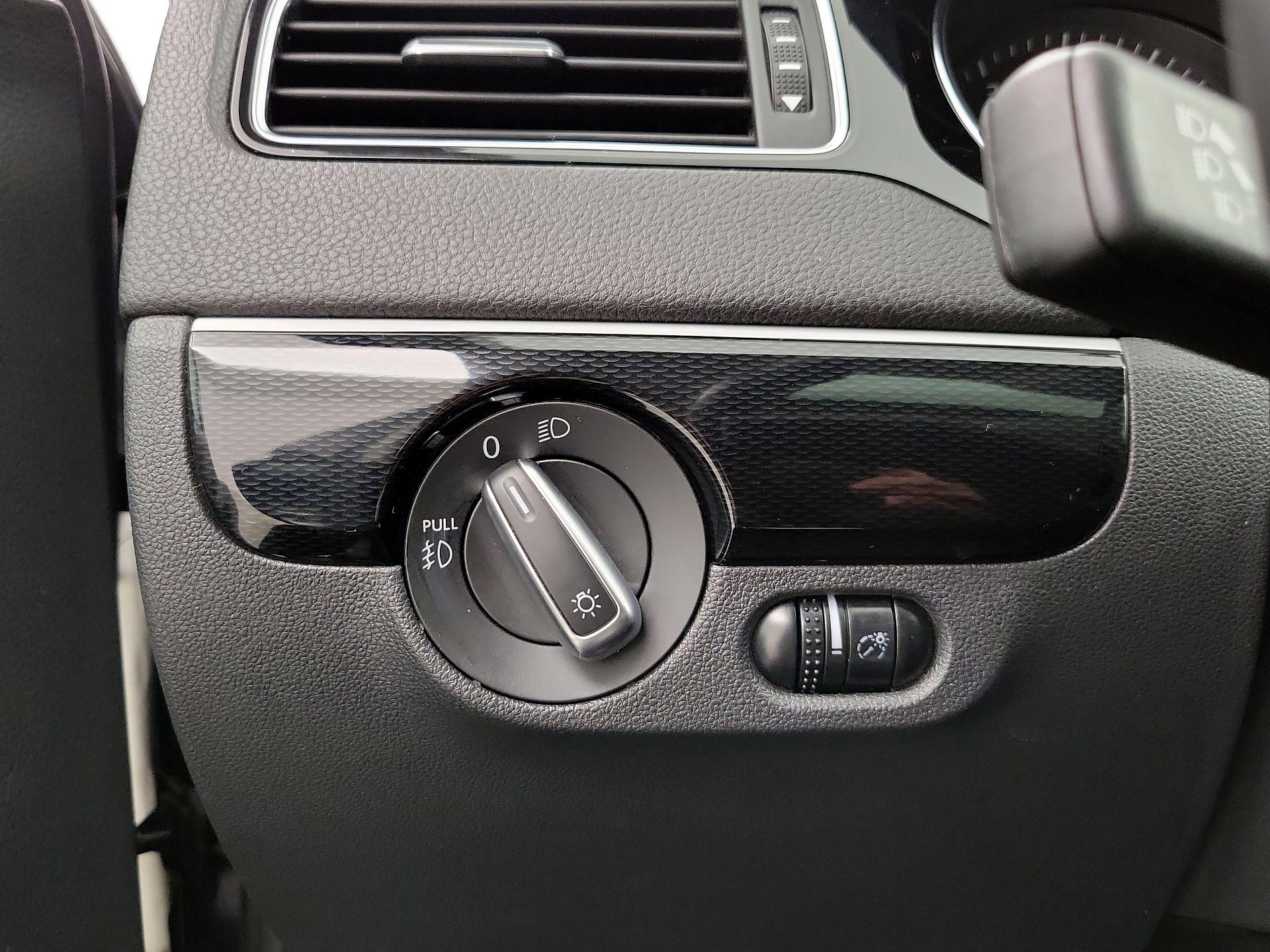 Thumbnail: 2015 Volkswagen Jetta - 13