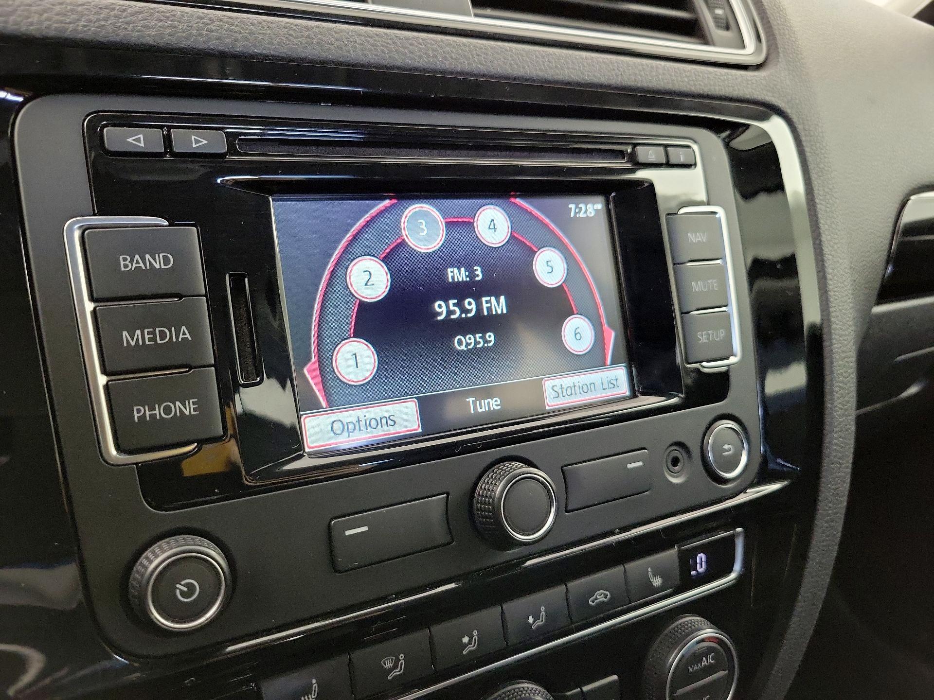 Thumbnail: 2015 Volkswagen Jetta - 16