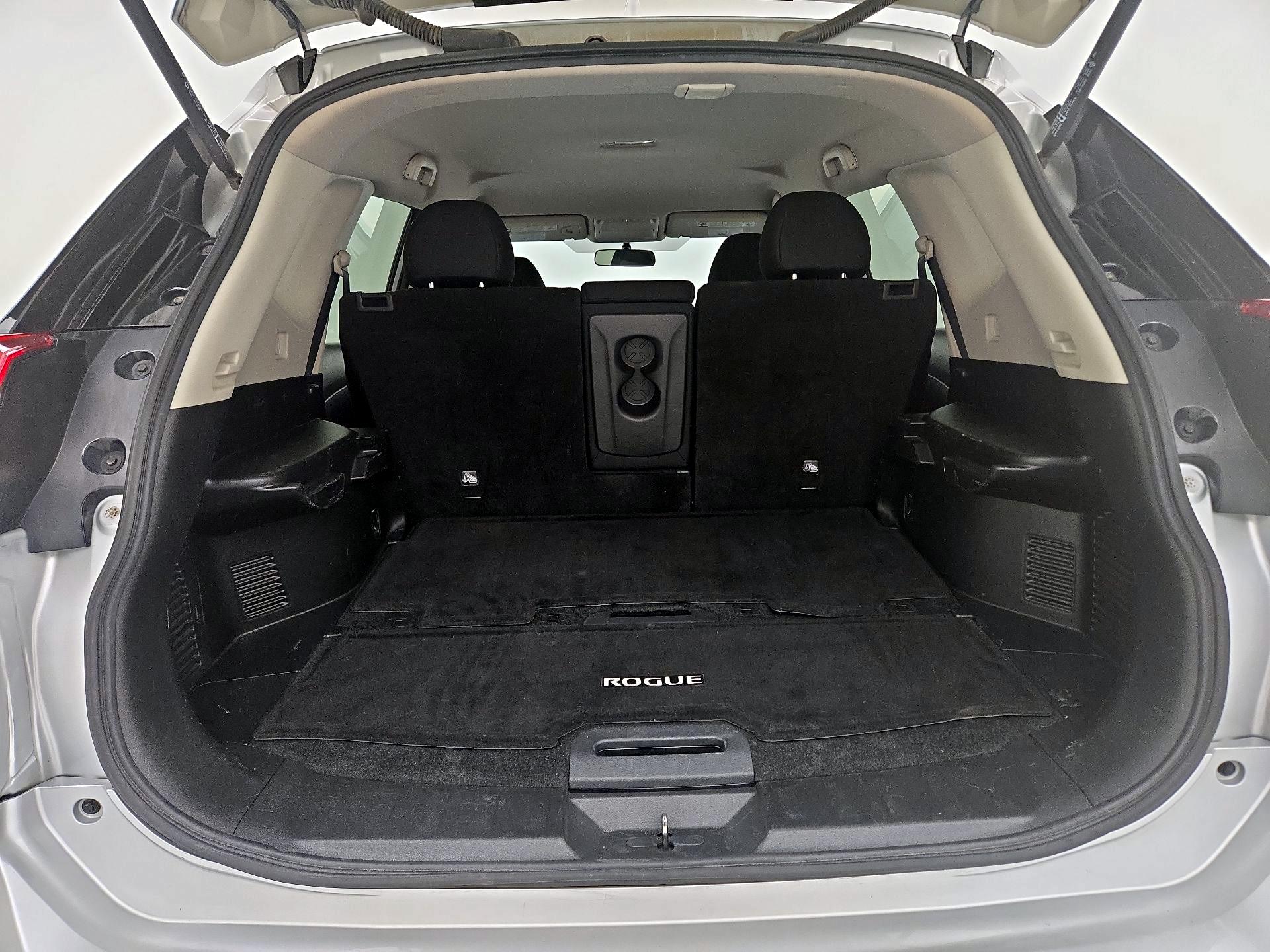 Thumbnail: 2017 Nissan Rogue - 20