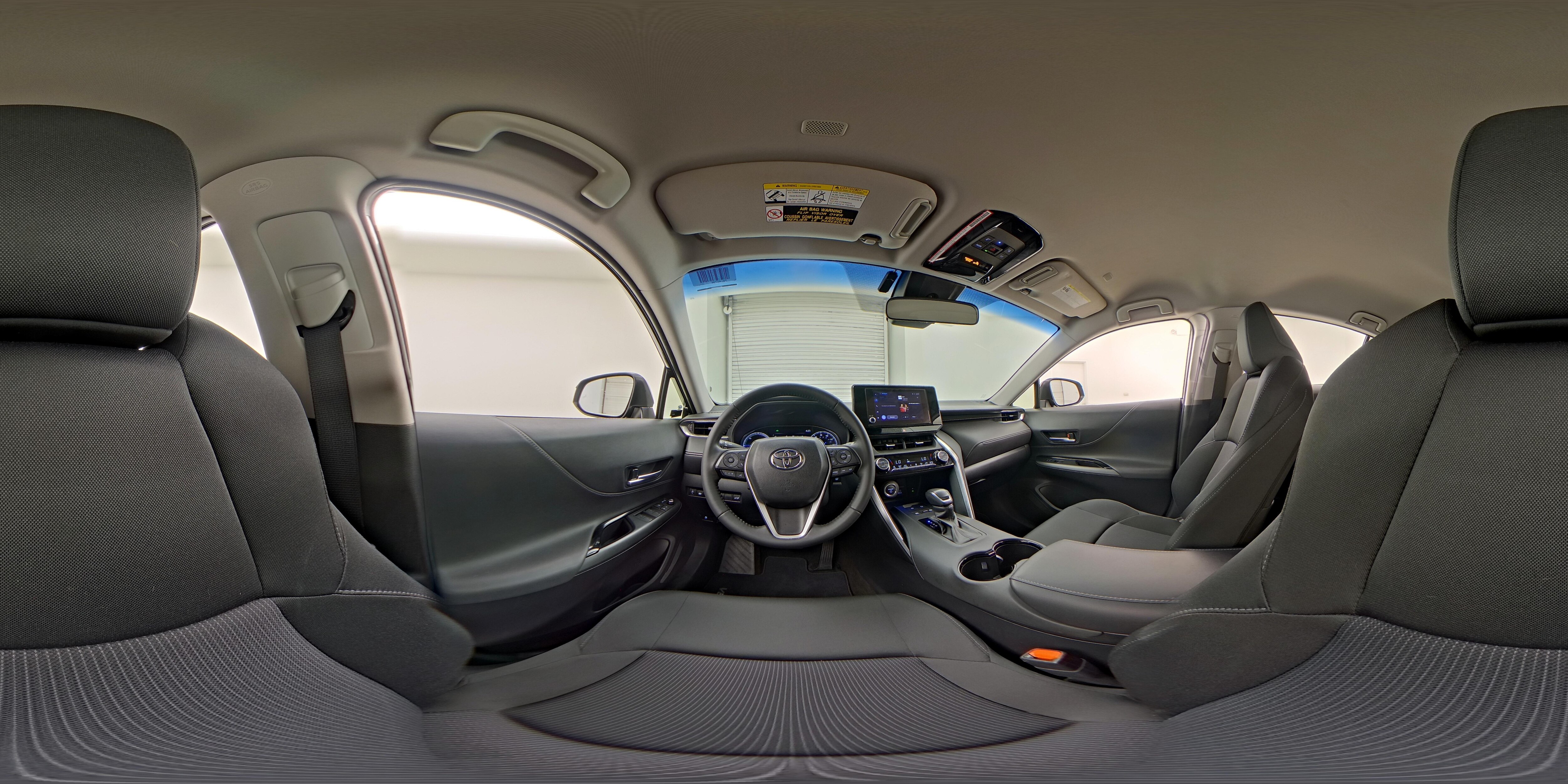 2024 Toyota Venza LE - Photo 22
