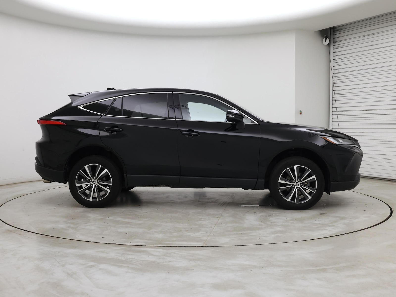 2024 Toyota Venza LE - Photo 8
