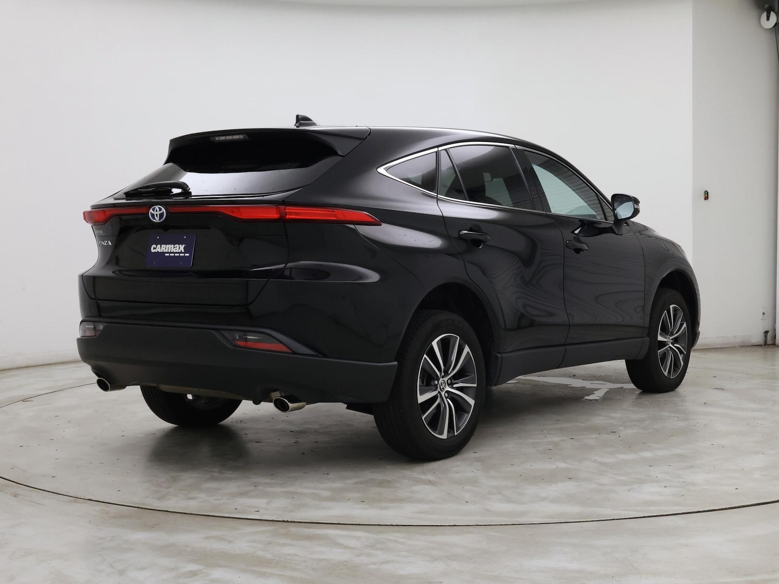 2024 Toyota Venza LE - Photo 9