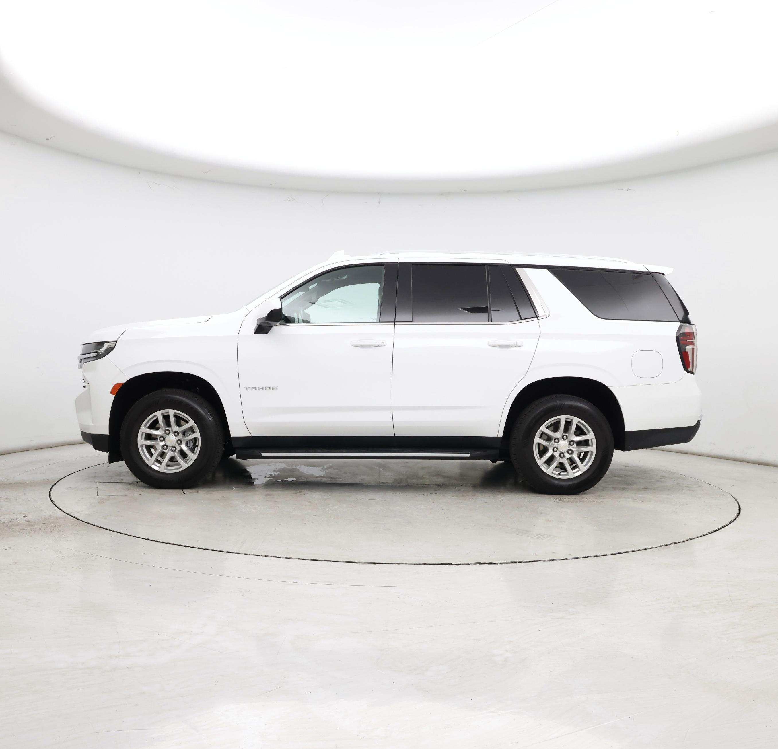 Thumbnail: 2021 Chevrolet Tahoe - 3