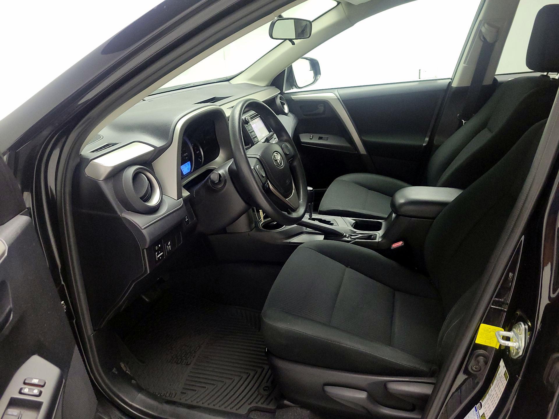 Thumbnail: 2016 Toyota RAV4 - 11