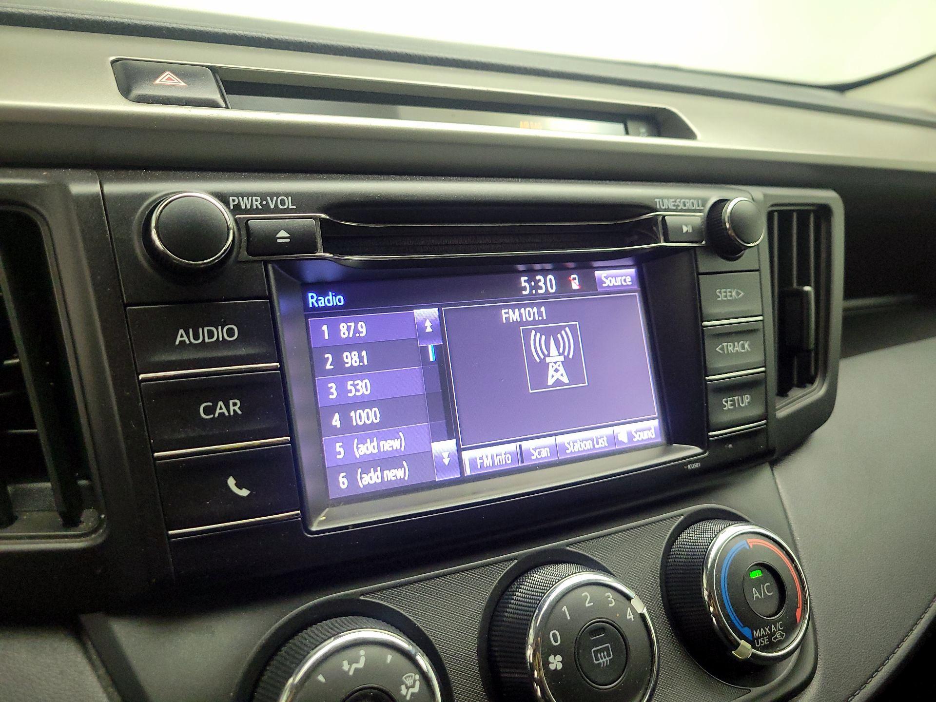 Thumbnail: 2016 Toyota RAV4 - 14