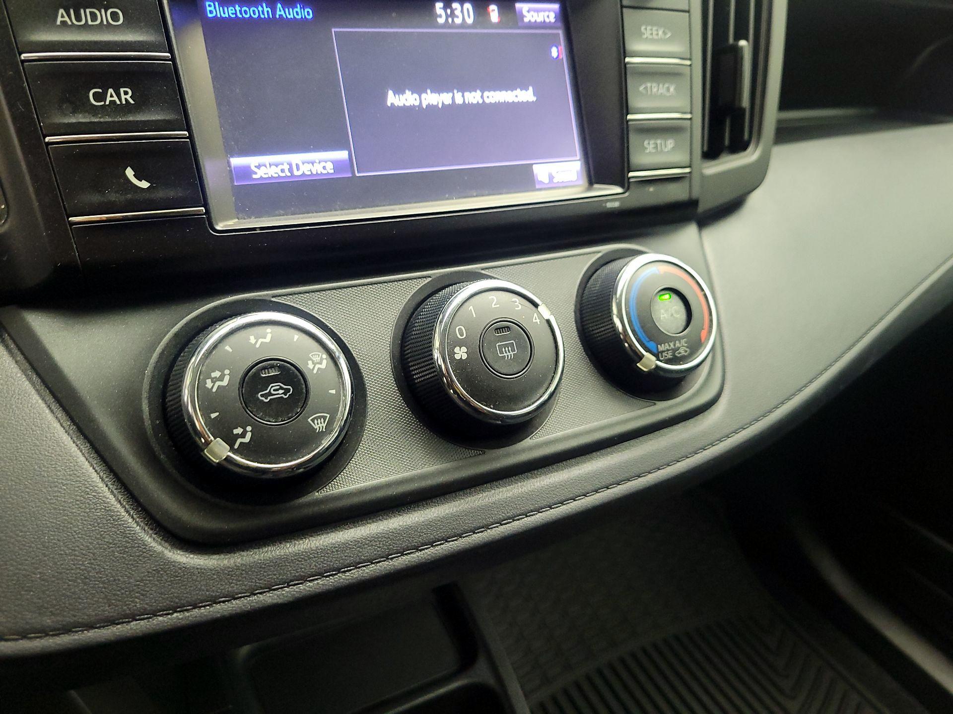 Thumbnail: 2016 Toyota RAV4 - 15
