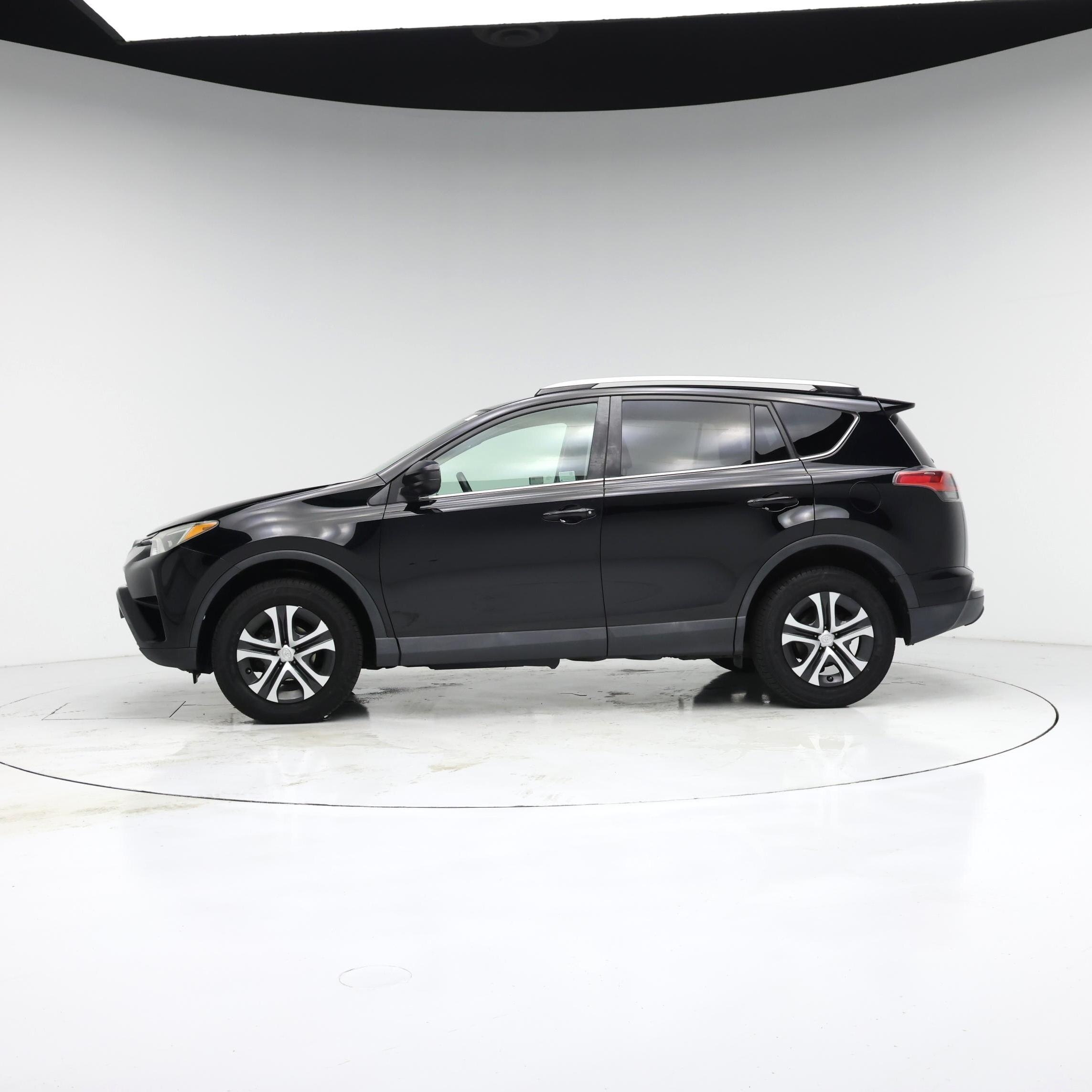 Thumbnail: 2016 Toyota RAV4 - 3