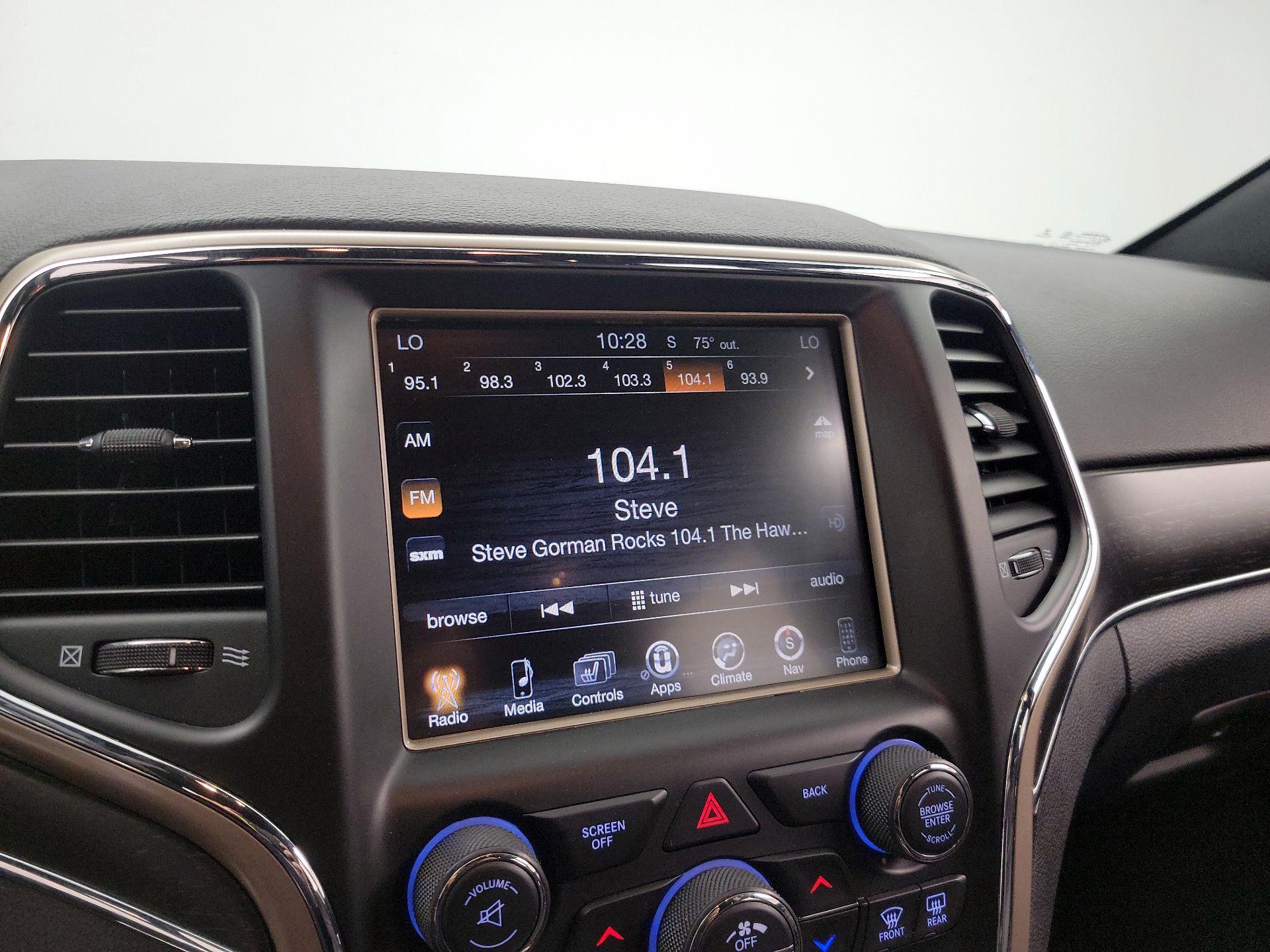 Thumbnail: 2016 Jeep Grand Cherokee - 16