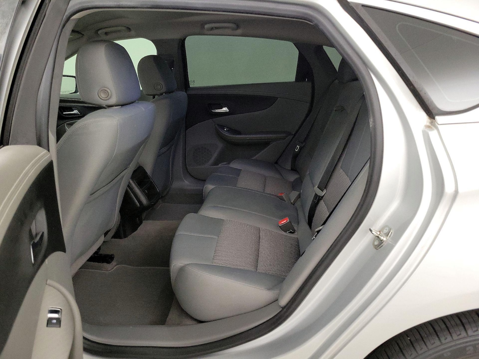 2017 Chevrolet Impala 1LS - Photo 18