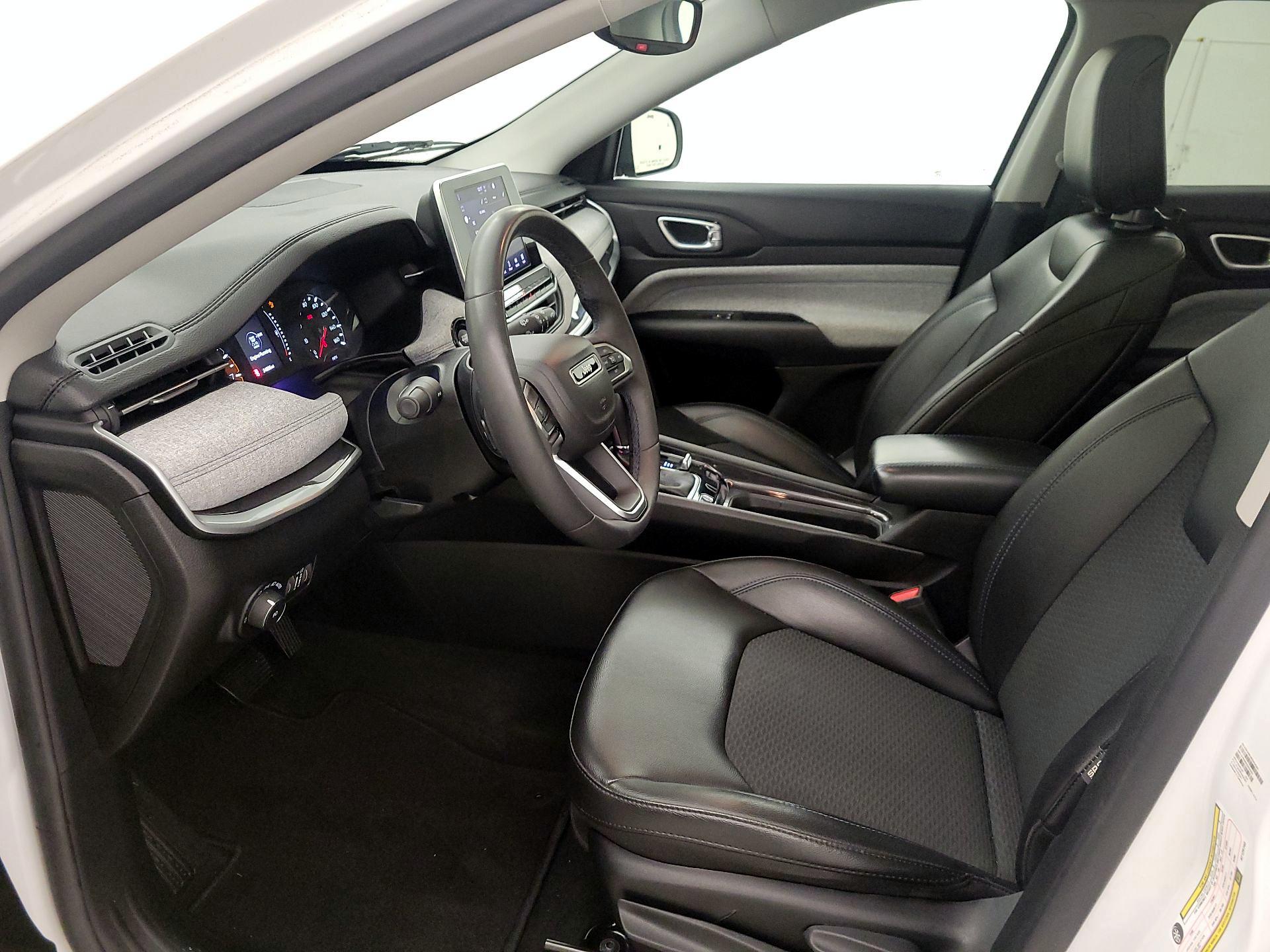 Thumbnail: 2022 Jeep Compass - 11