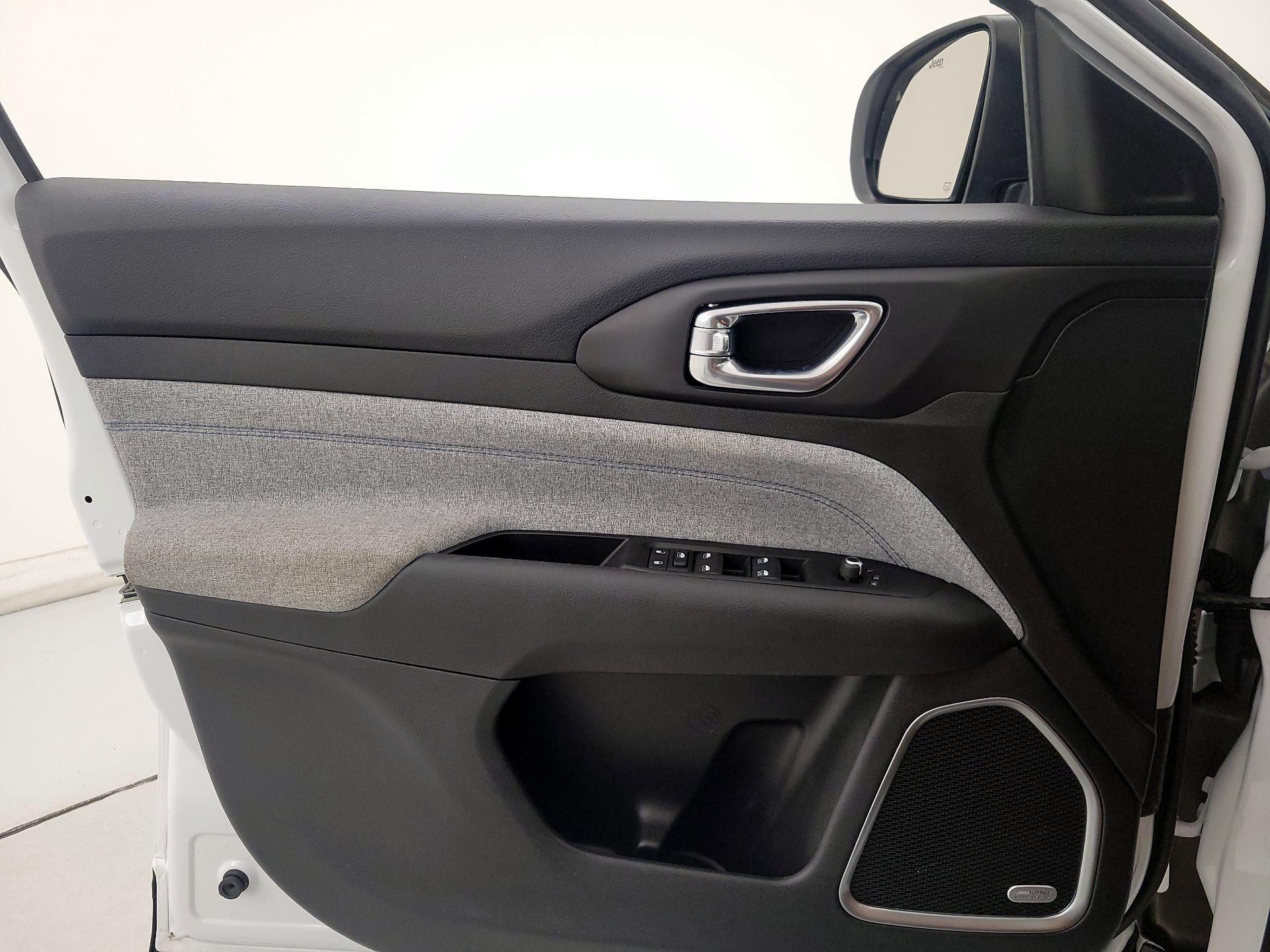 Thumbnail: 2022 Jeep Compass - 12