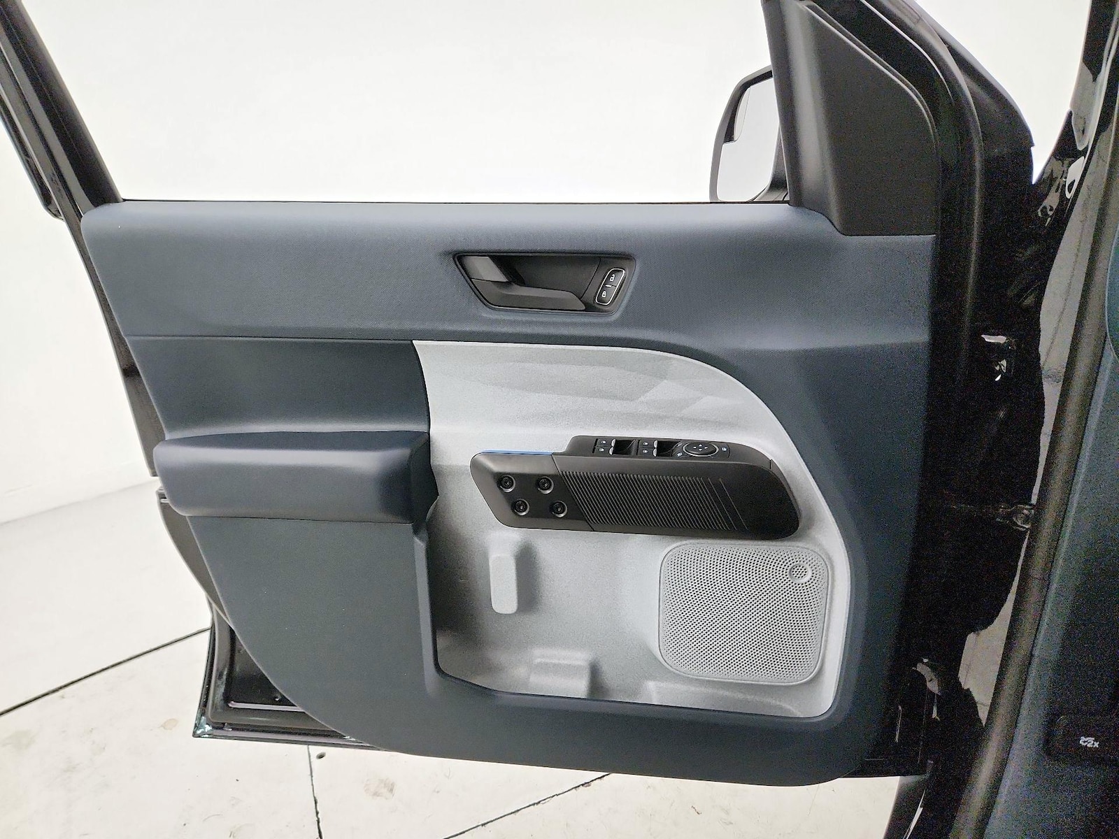 2025 Ford Maverick XLT - Photo 13